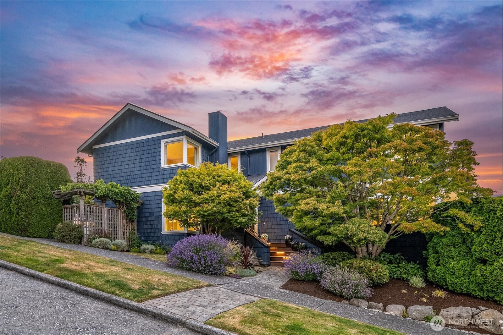 3904 W Sheridan Street