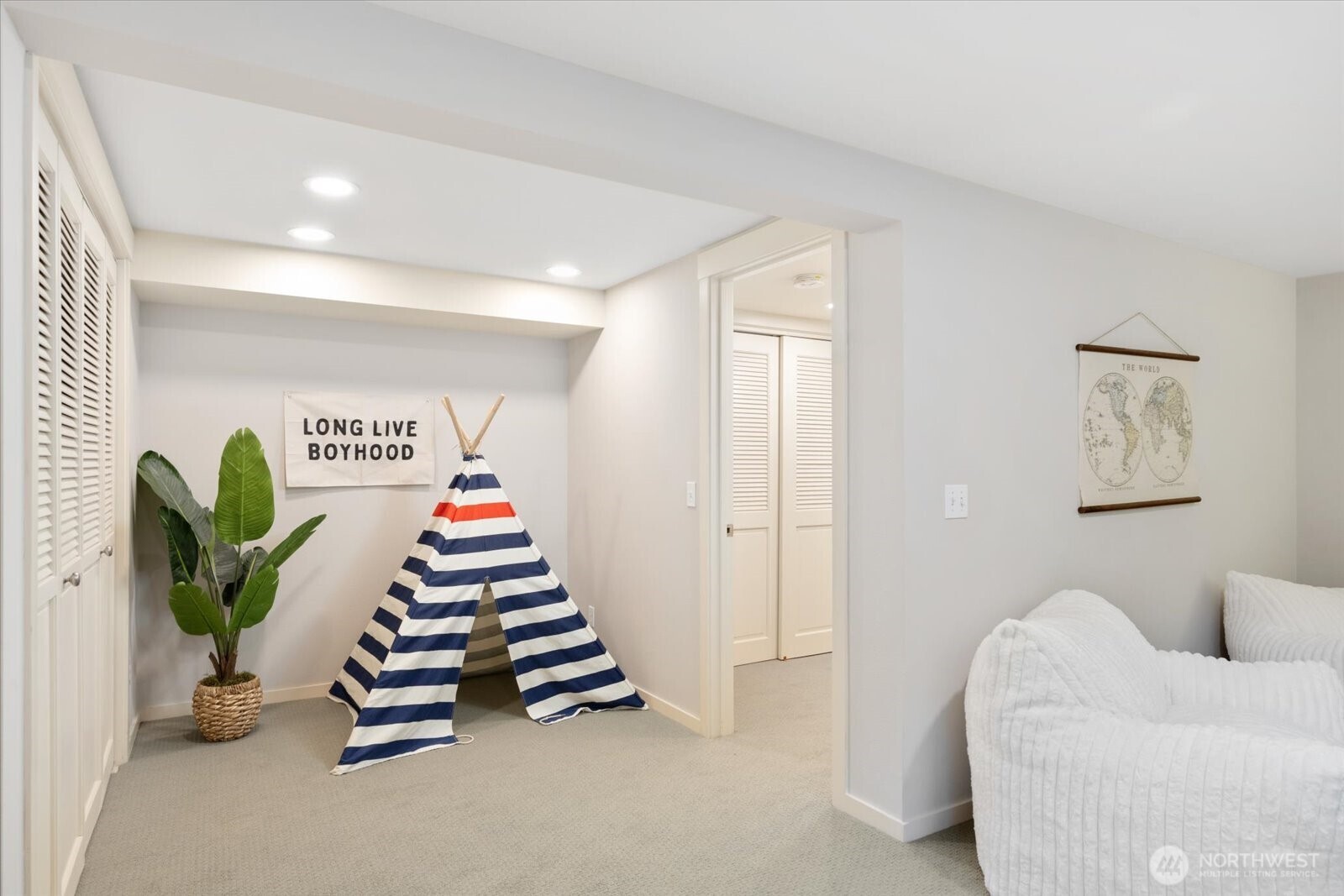 3904 W Sheridan Street