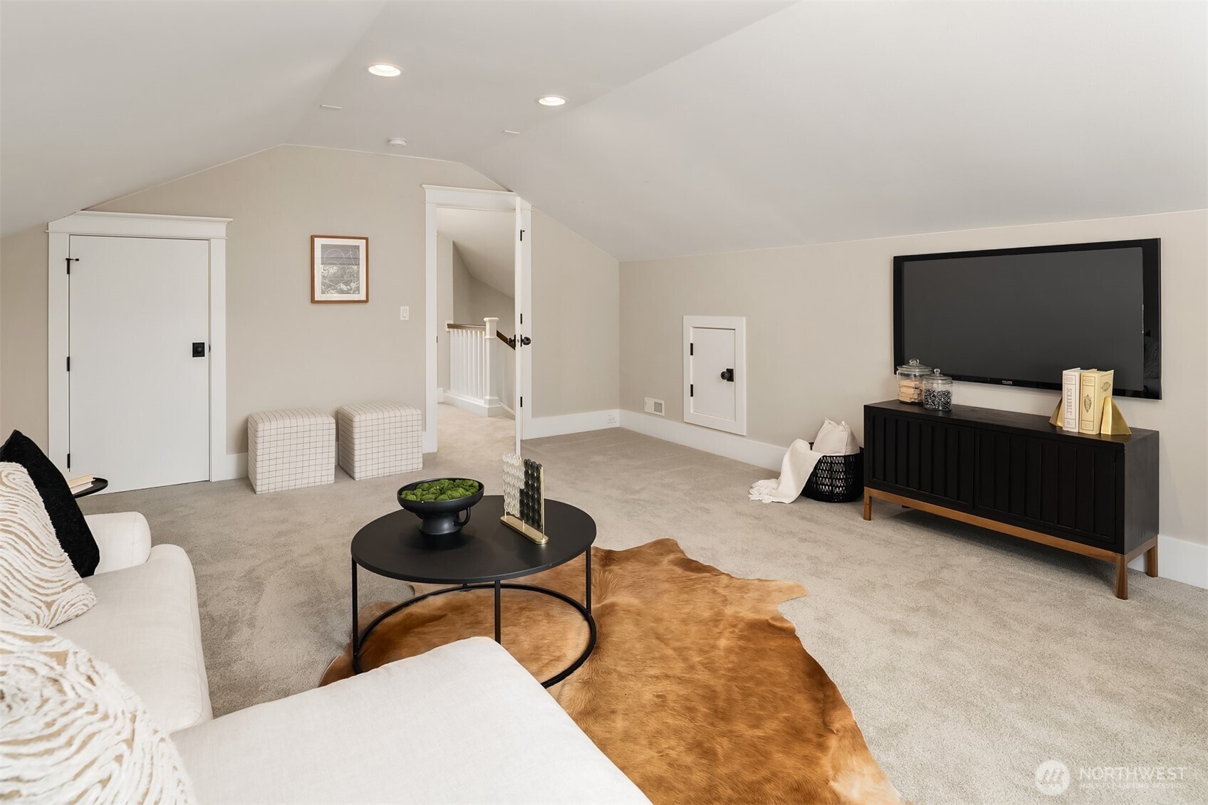 2907 Queen Anne Avenue N