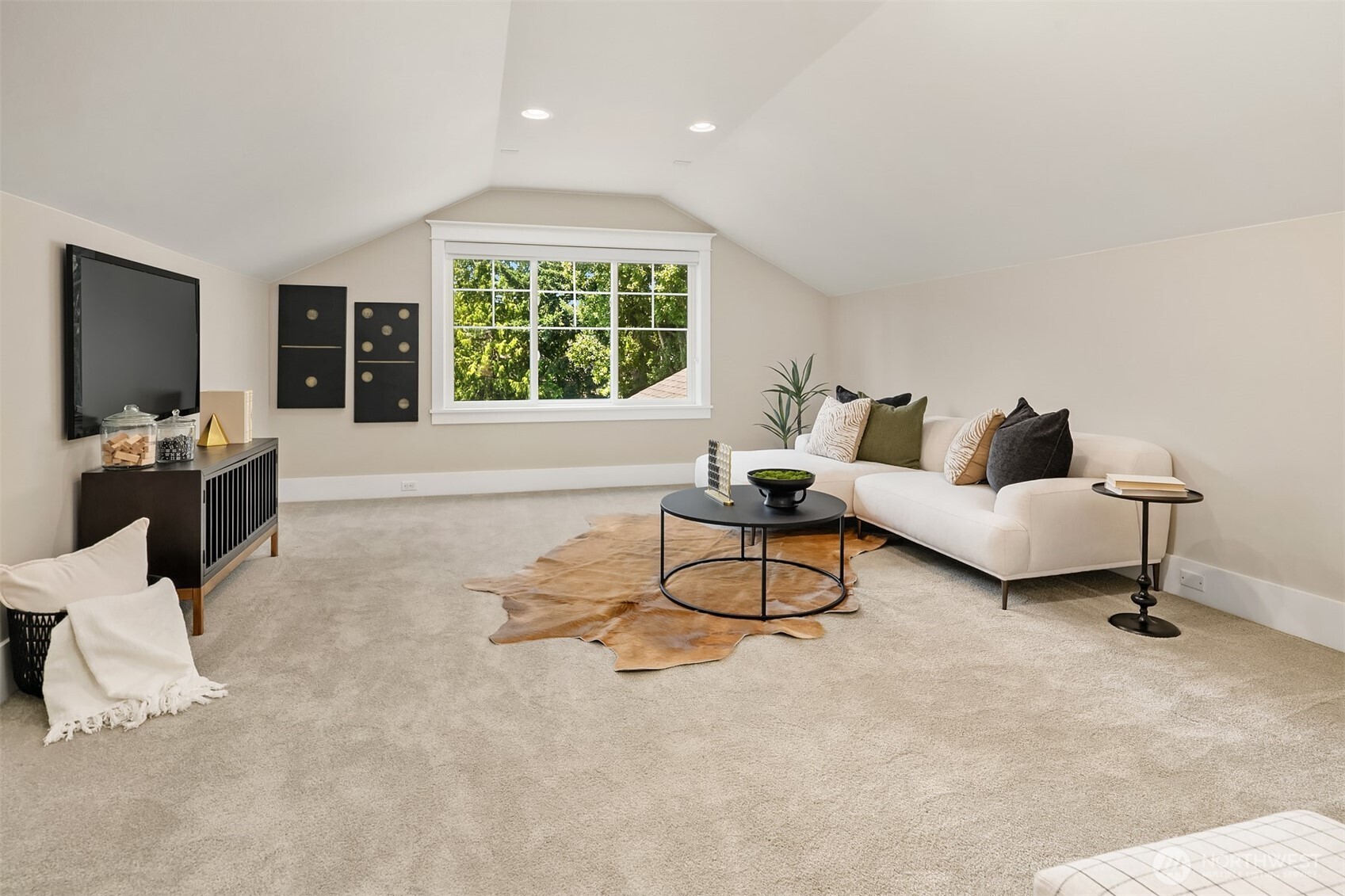 2907 Queen Anne Avenue N