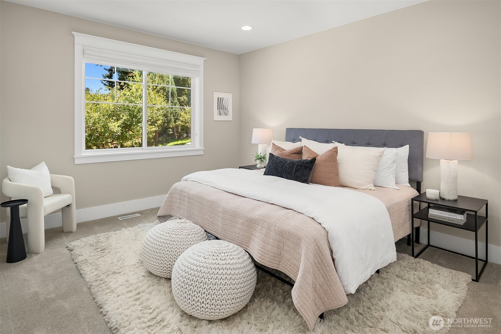 2907 Queen Anne Avenue N