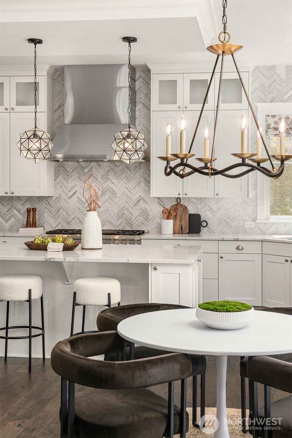 2907 Queen Anne Avenue N