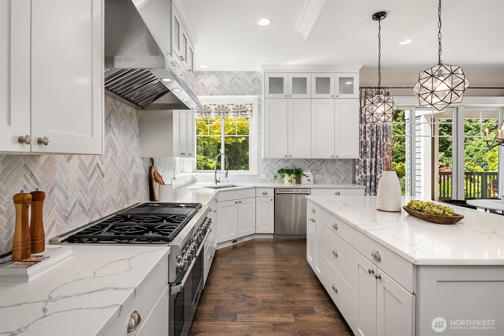 2907 Queen Anne Avenue N