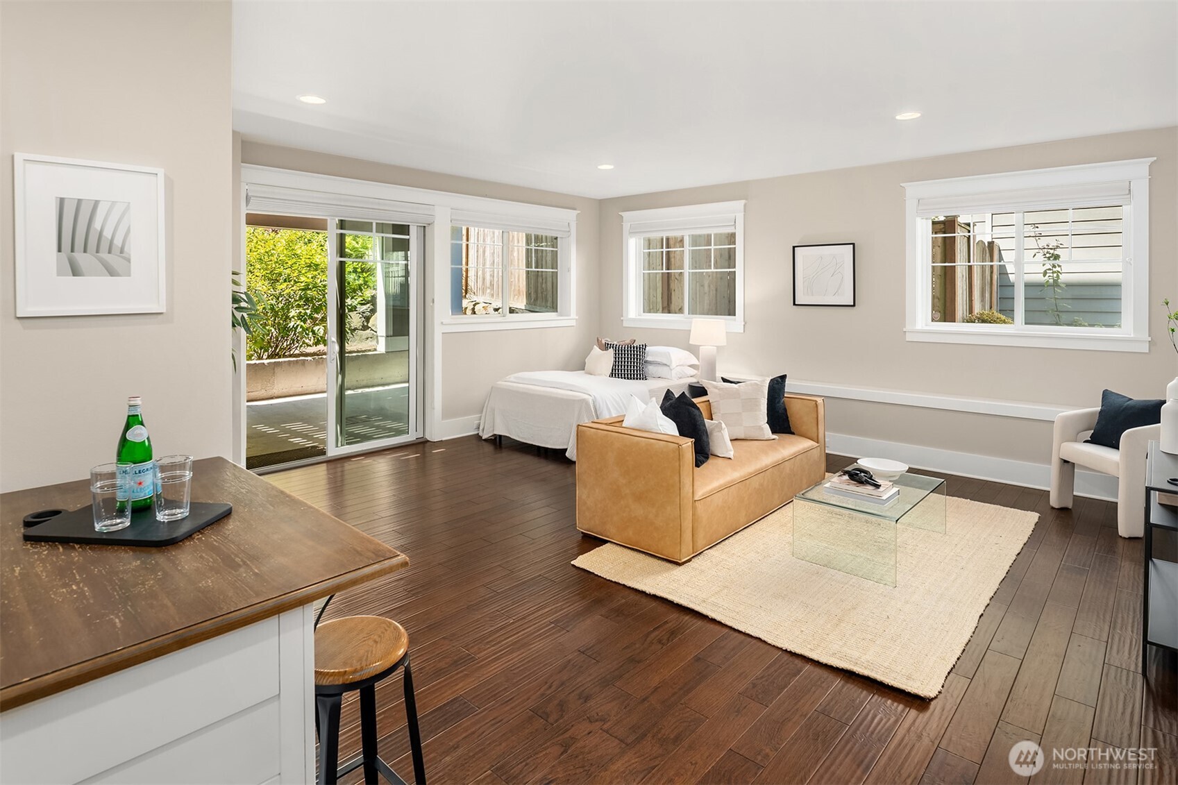 2907 Queen Anne Avenue N