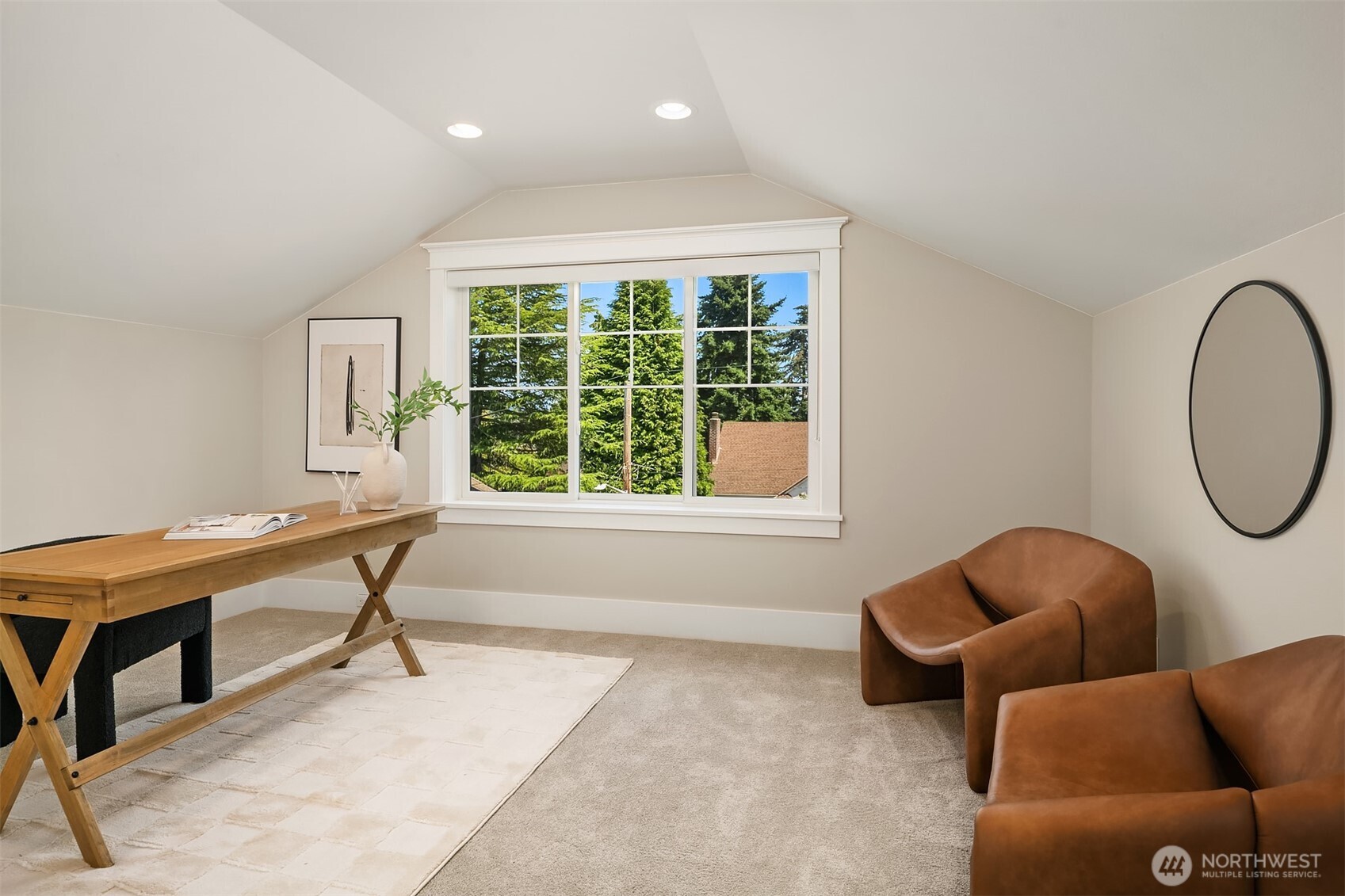 2907 Queen Anne Avenue N