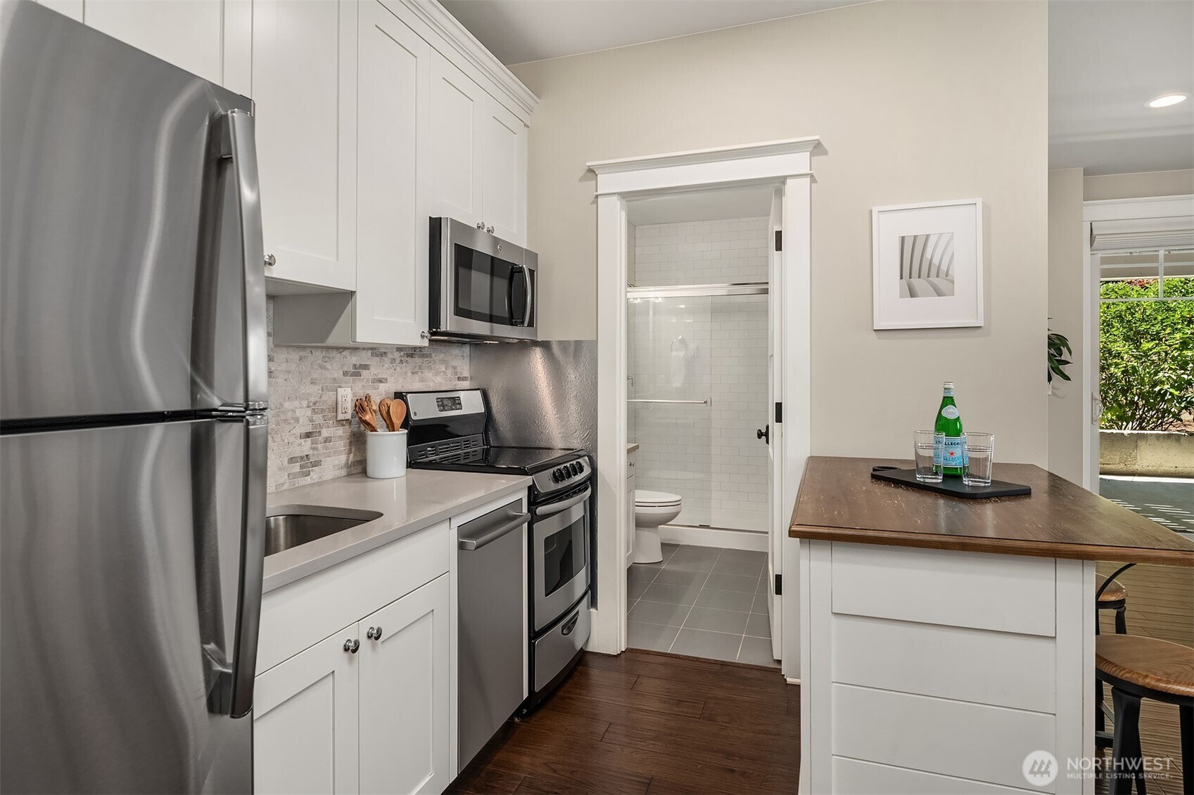 2907 Queen Anne Avenue N