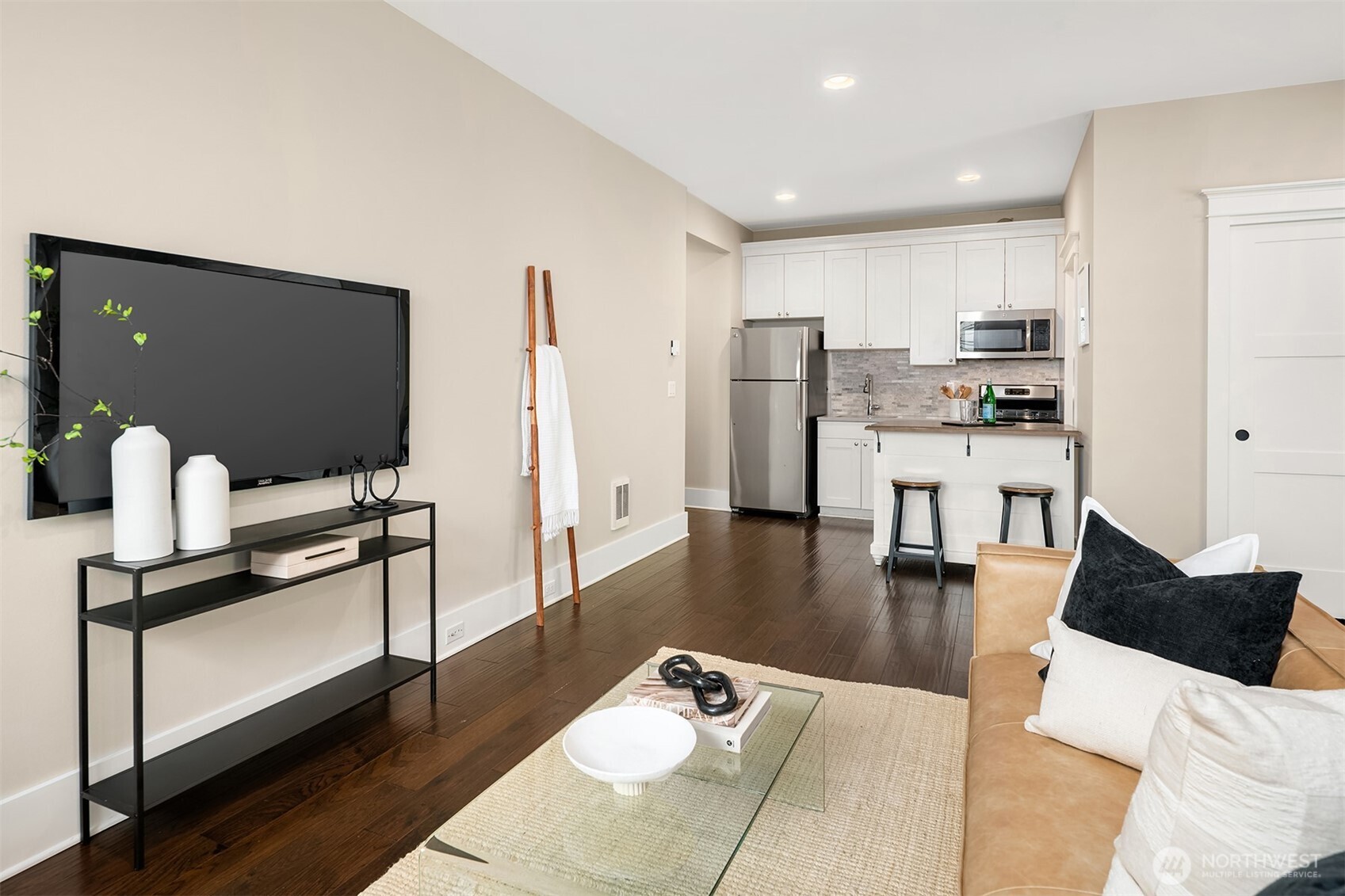 2907 Queen Anne Avenue N