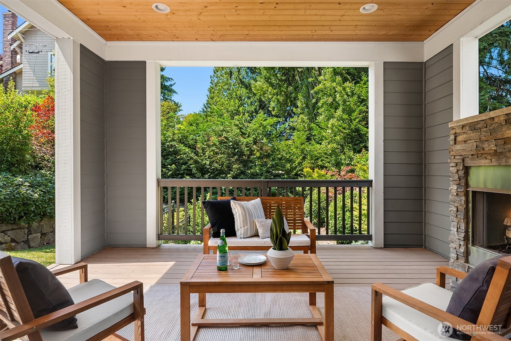 2907 Queen Anne Avenue N