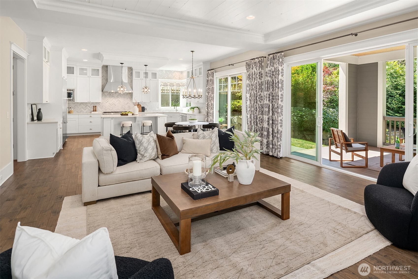 2907 Queen Anne Avenue N