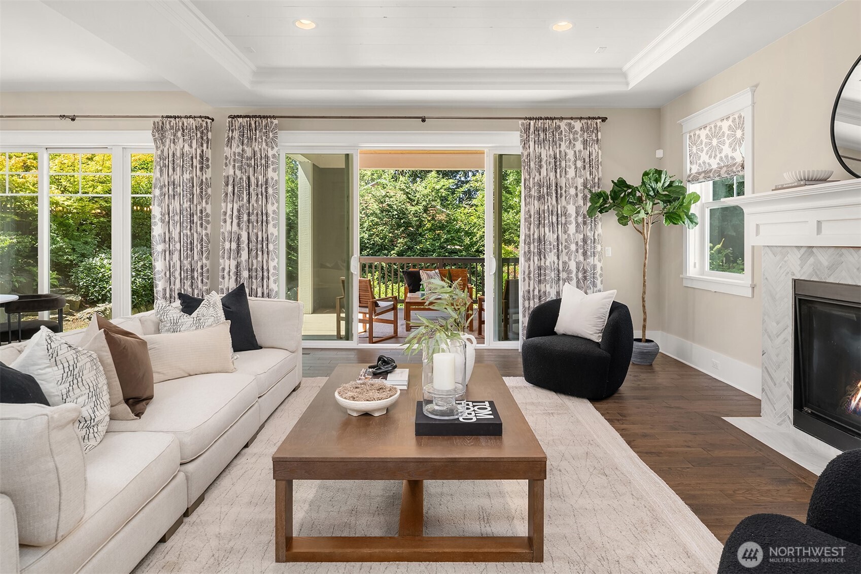 2907 Queen Anne Avenue N