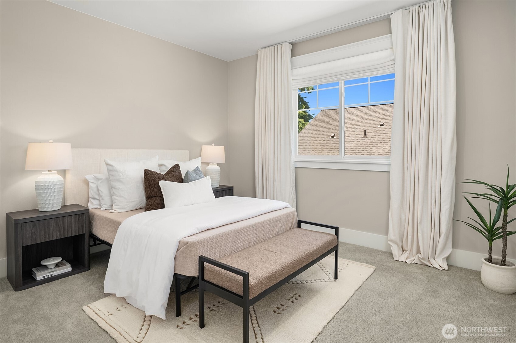 2907 Queen Anne Avenue N