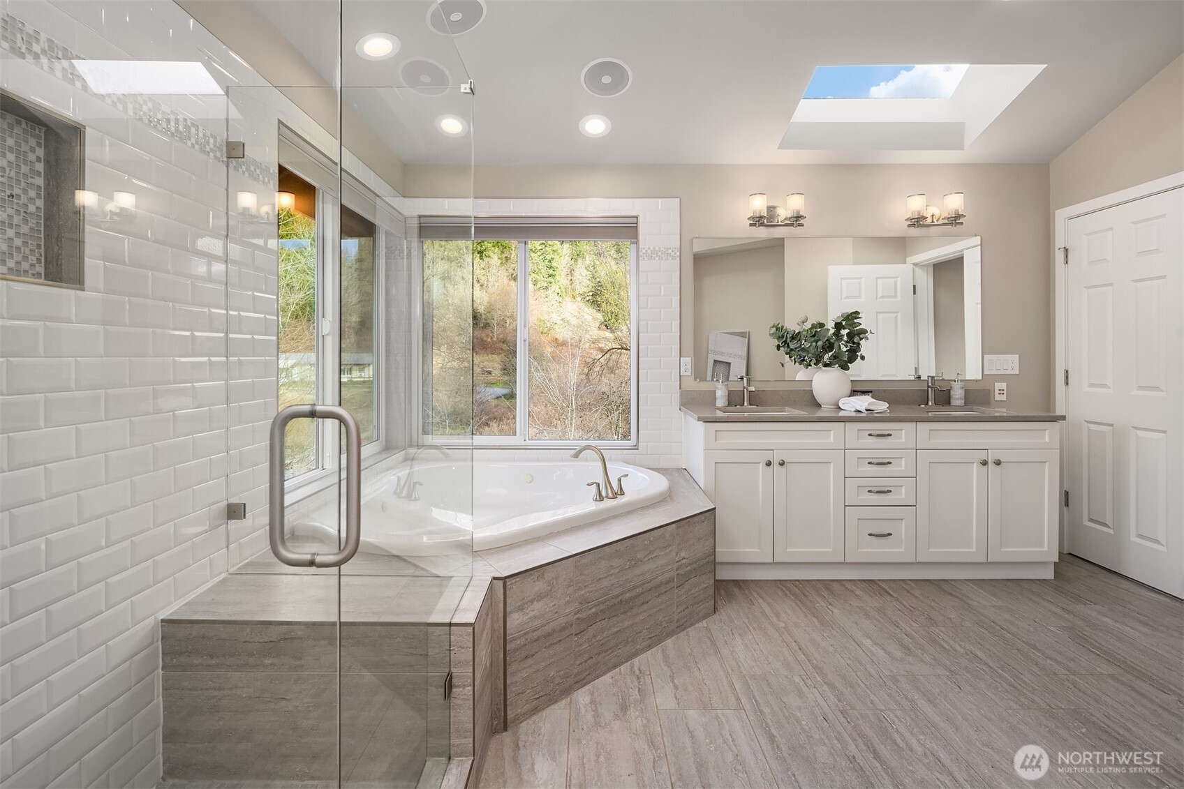 8202 196th Avenue NE