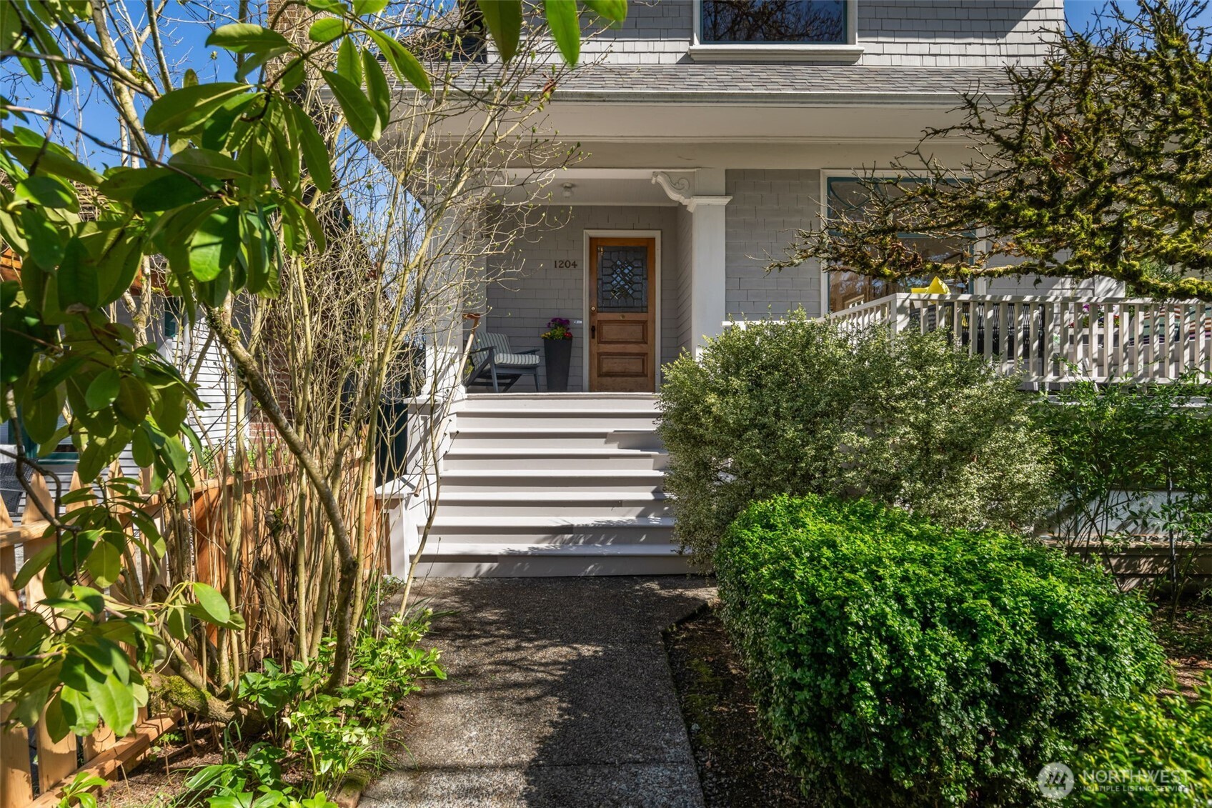 1204 17th Avenue E