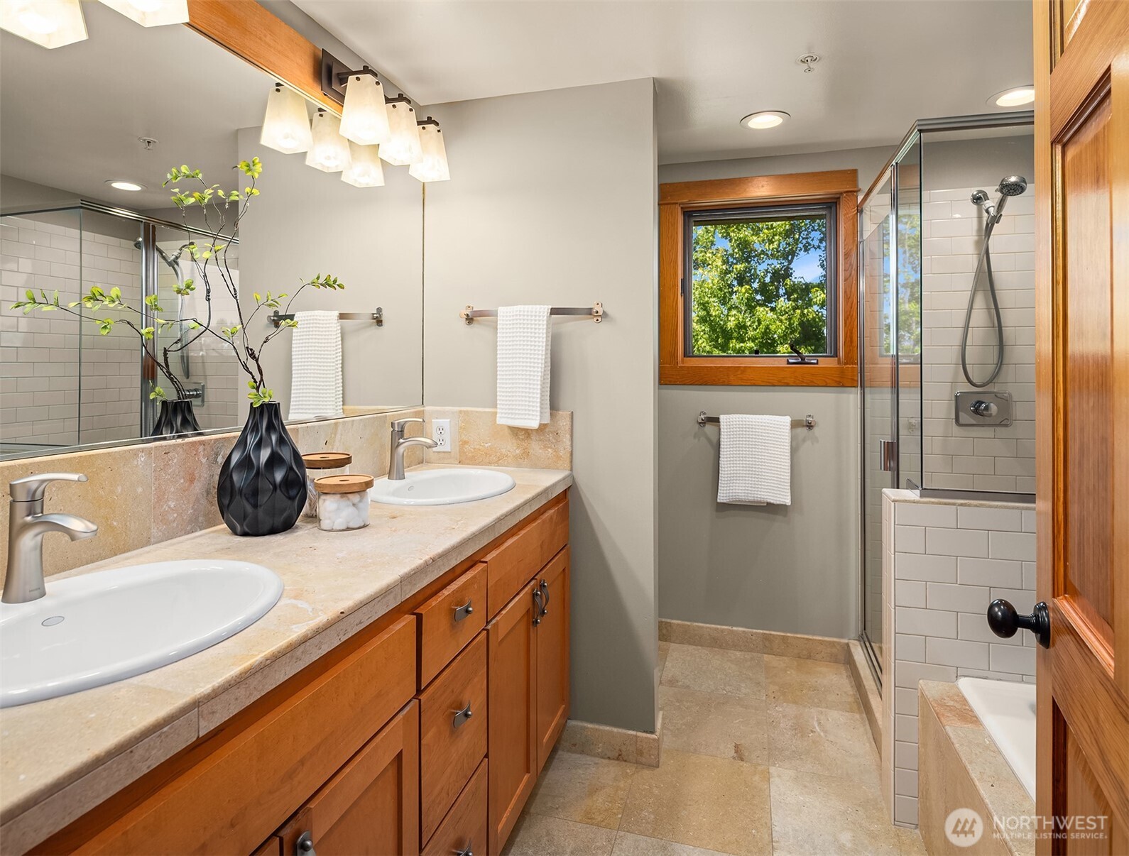 3824 Evanston Avenue N Unit: 11