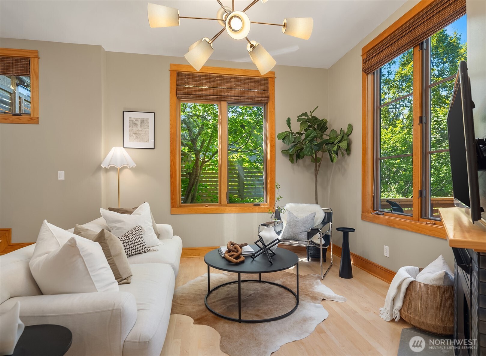3824 Evanston Avenue N Unit: 11