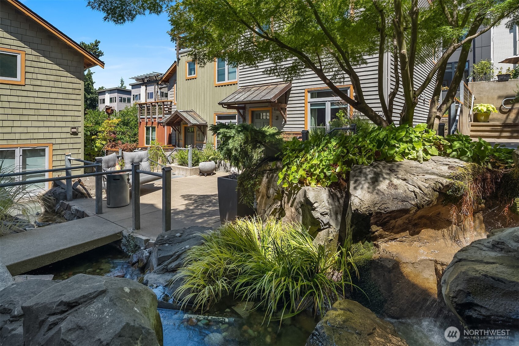 3824 Evanston Avenue N Unit: 11