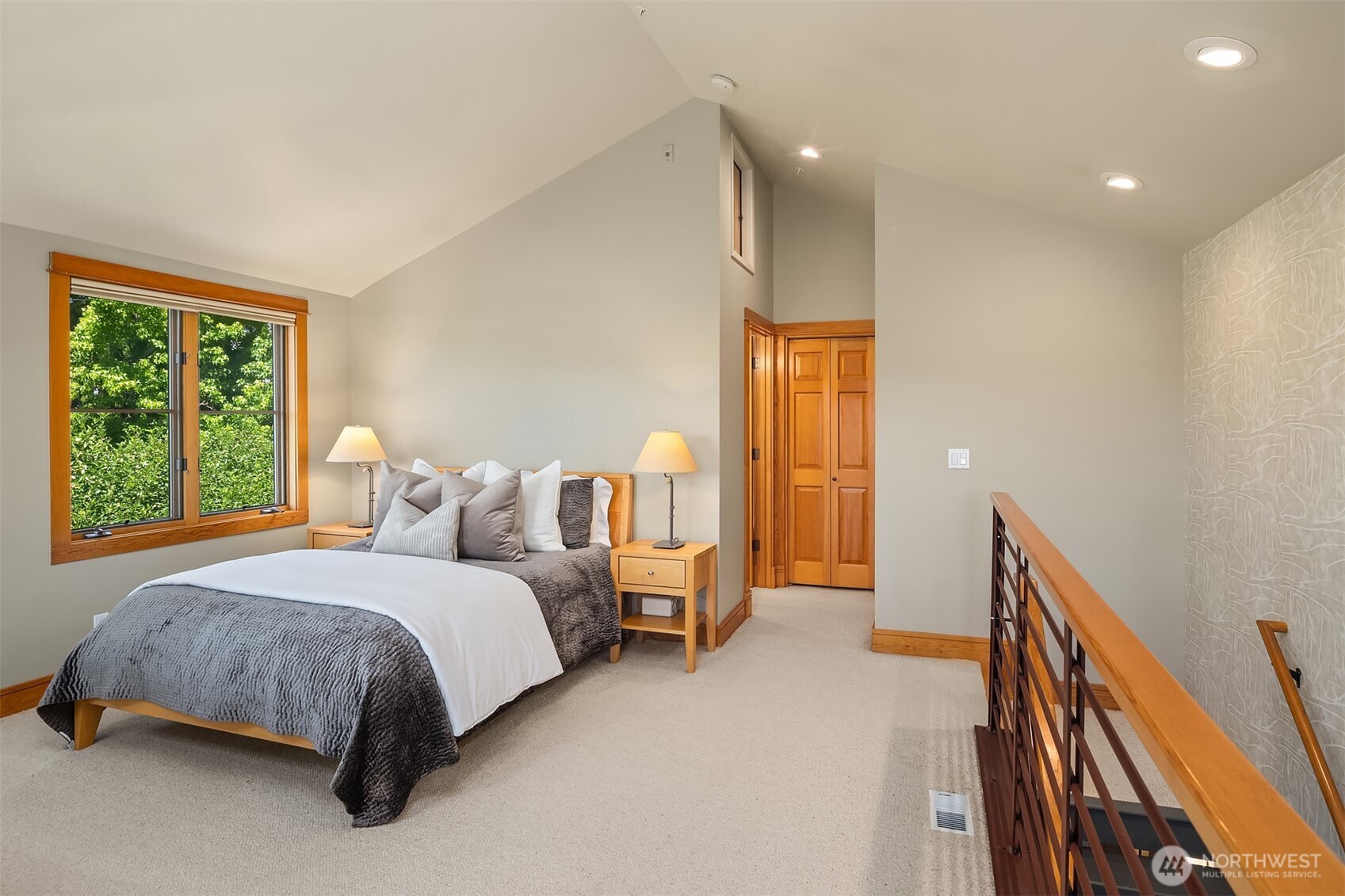 3824 Evanston Avenue N Unit: 11