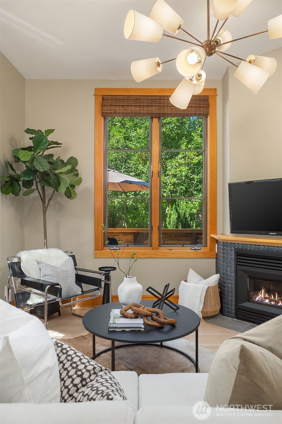 3824 Evanston Avenue N Unit: 11