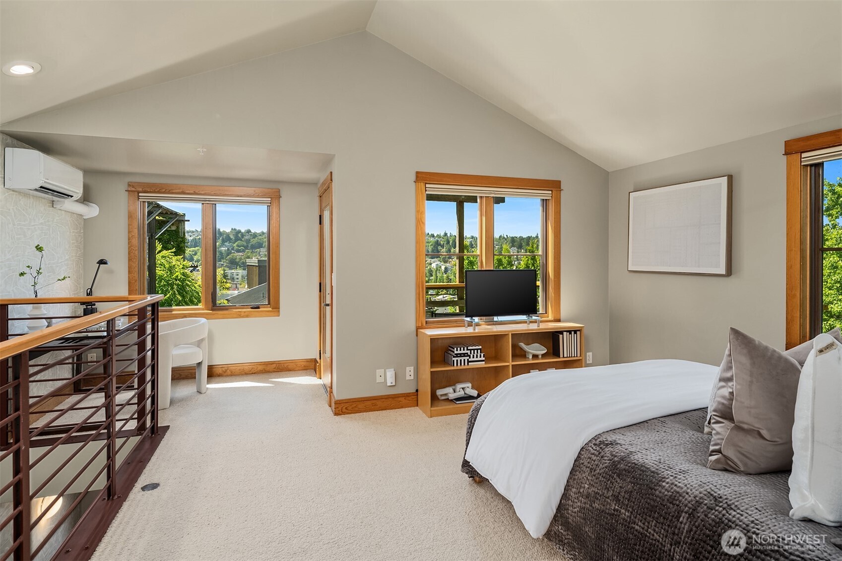 3824 Evanston Avenue N Unit: 11