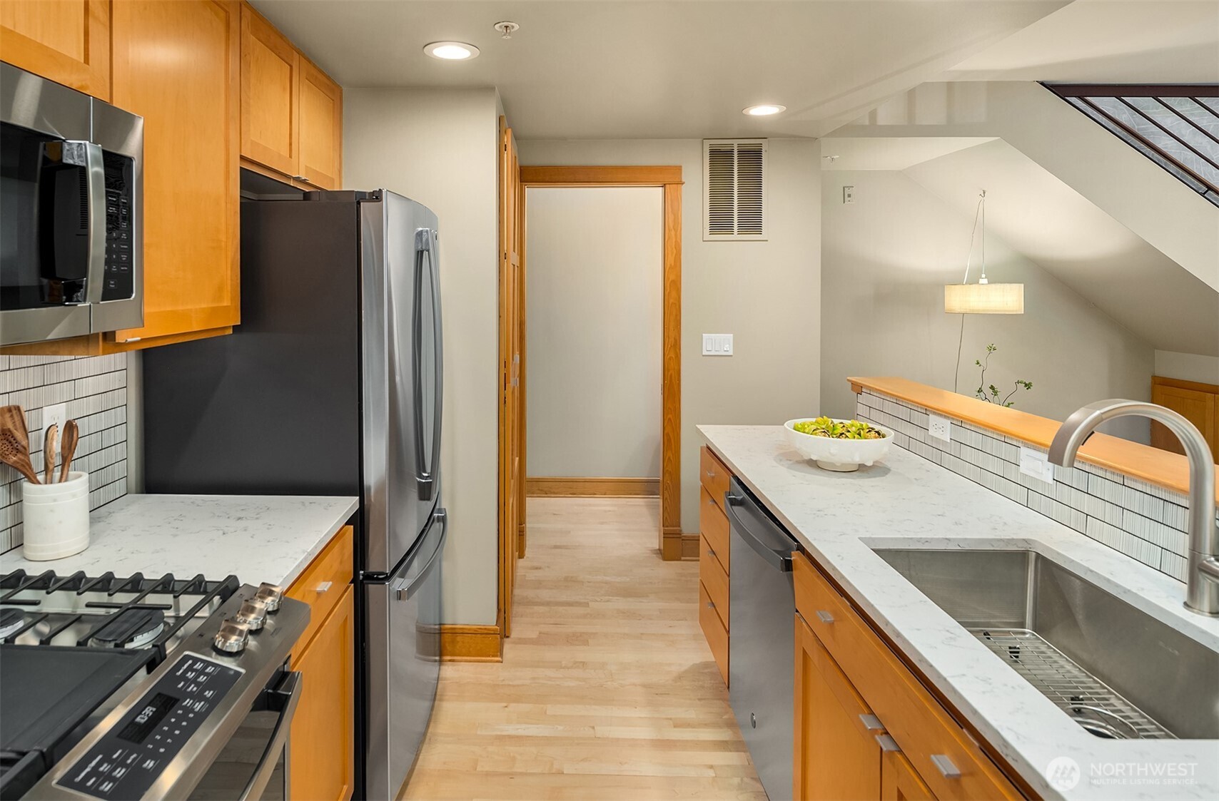 3824 Evanston Avenue N Unit: 11