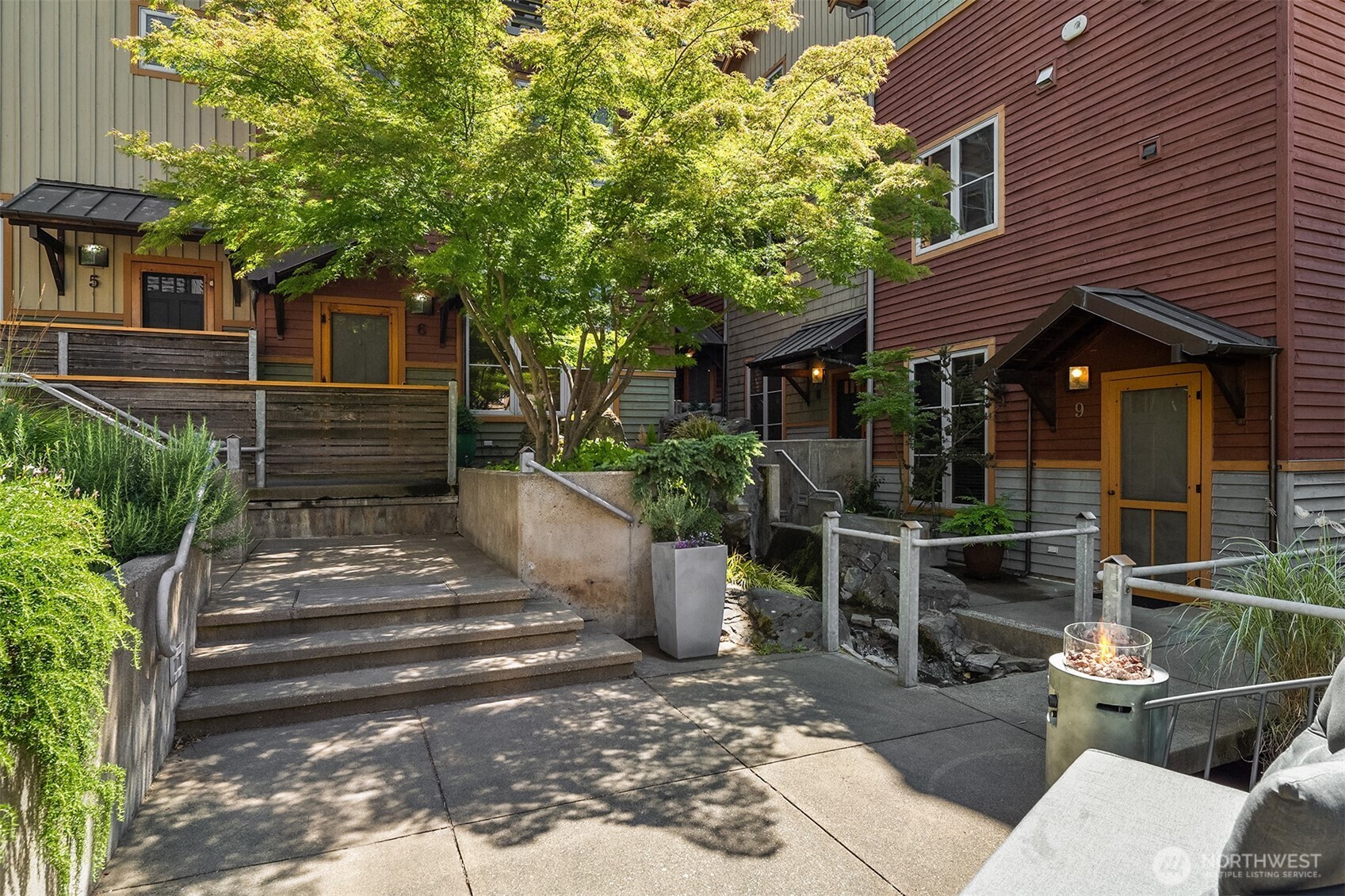3824 Evanston Avenue N Unit: 11