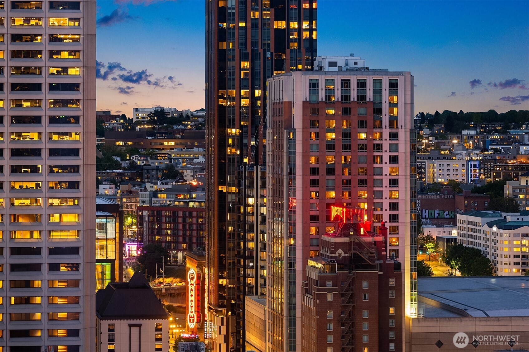 121 Stewart Street Unit: 2501