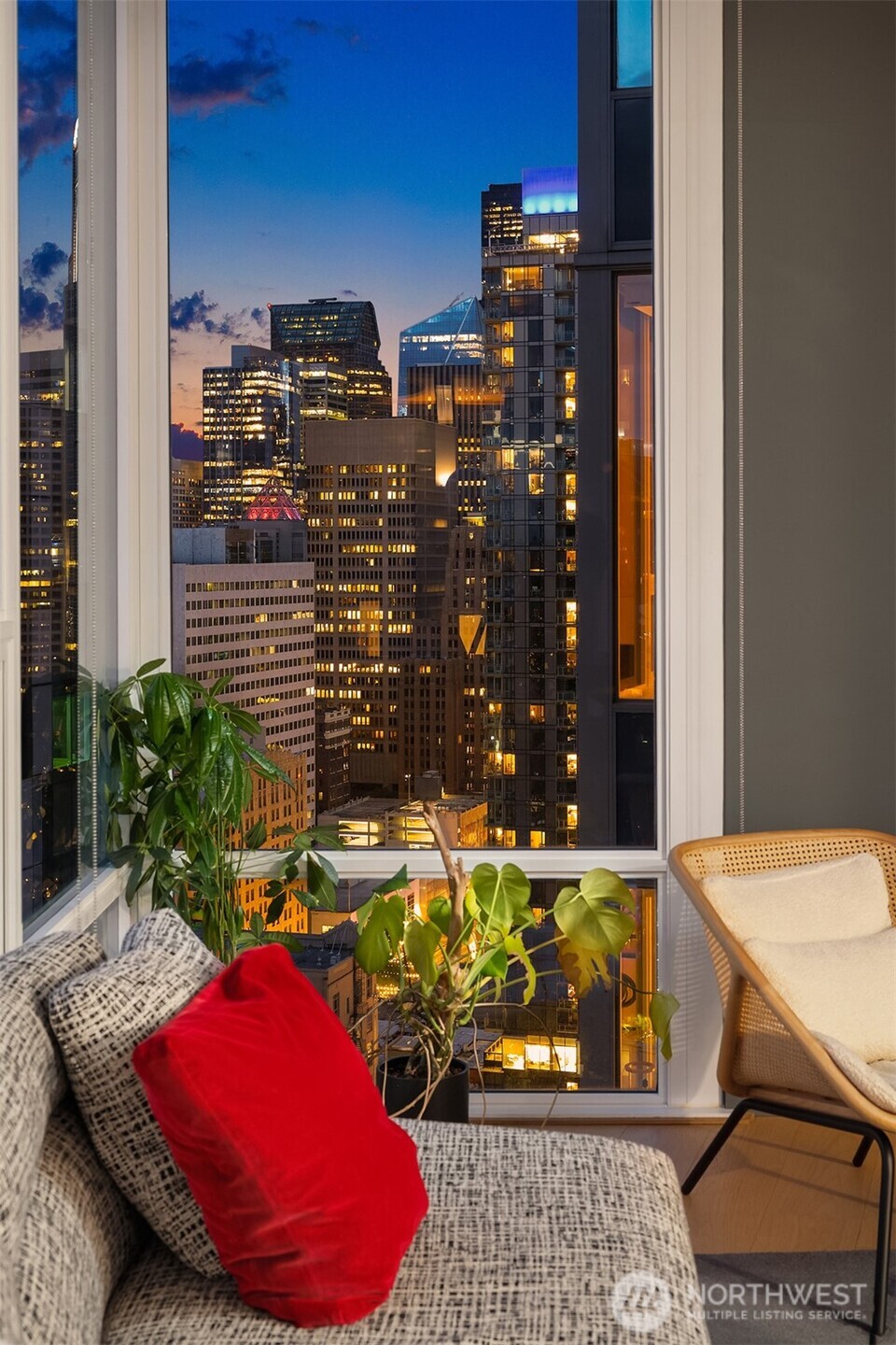 121 Stewart Street Unit: 2501