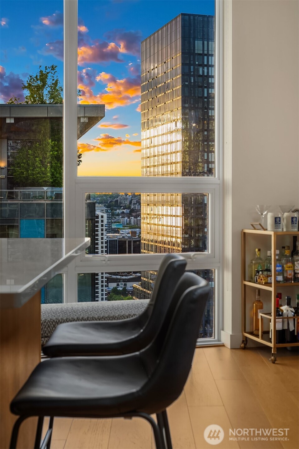 121 Stewart Street Unit: 2501