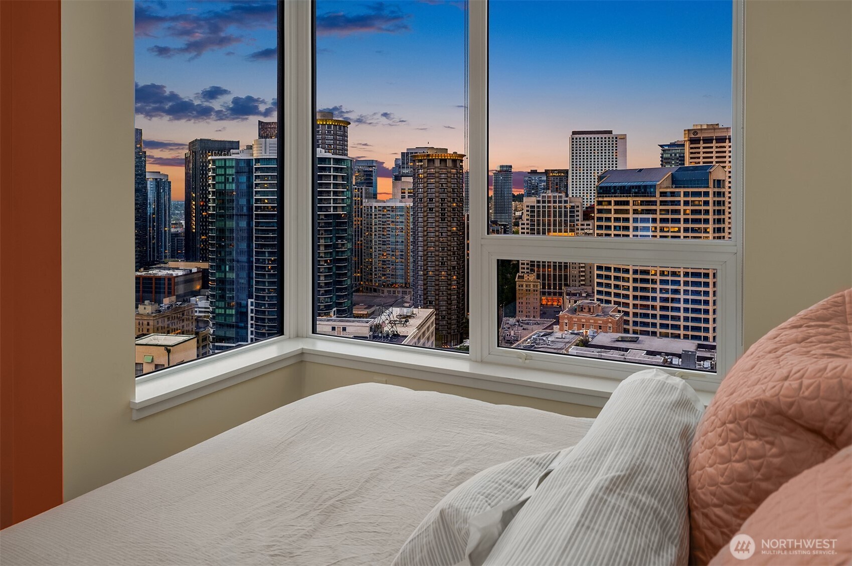 121 Stewart Street Unit: 2501