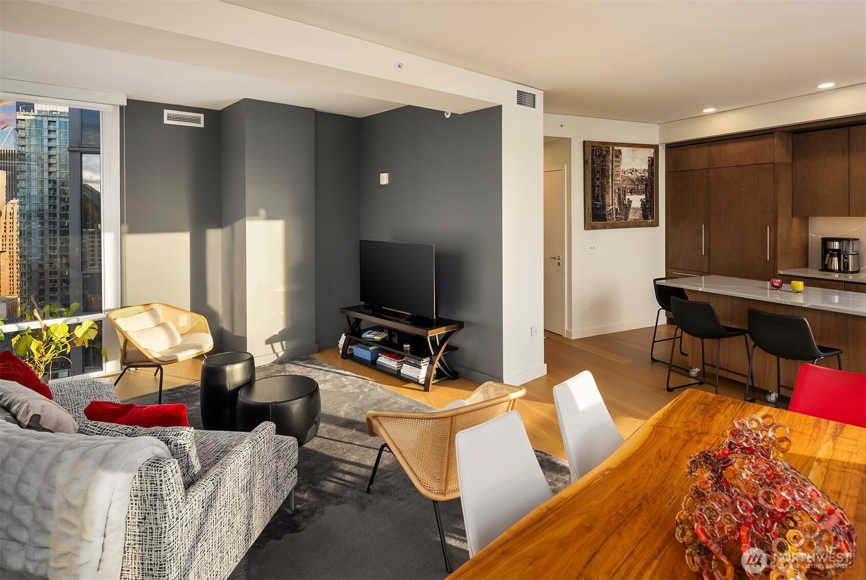121 Stewart Street Unit: 2501