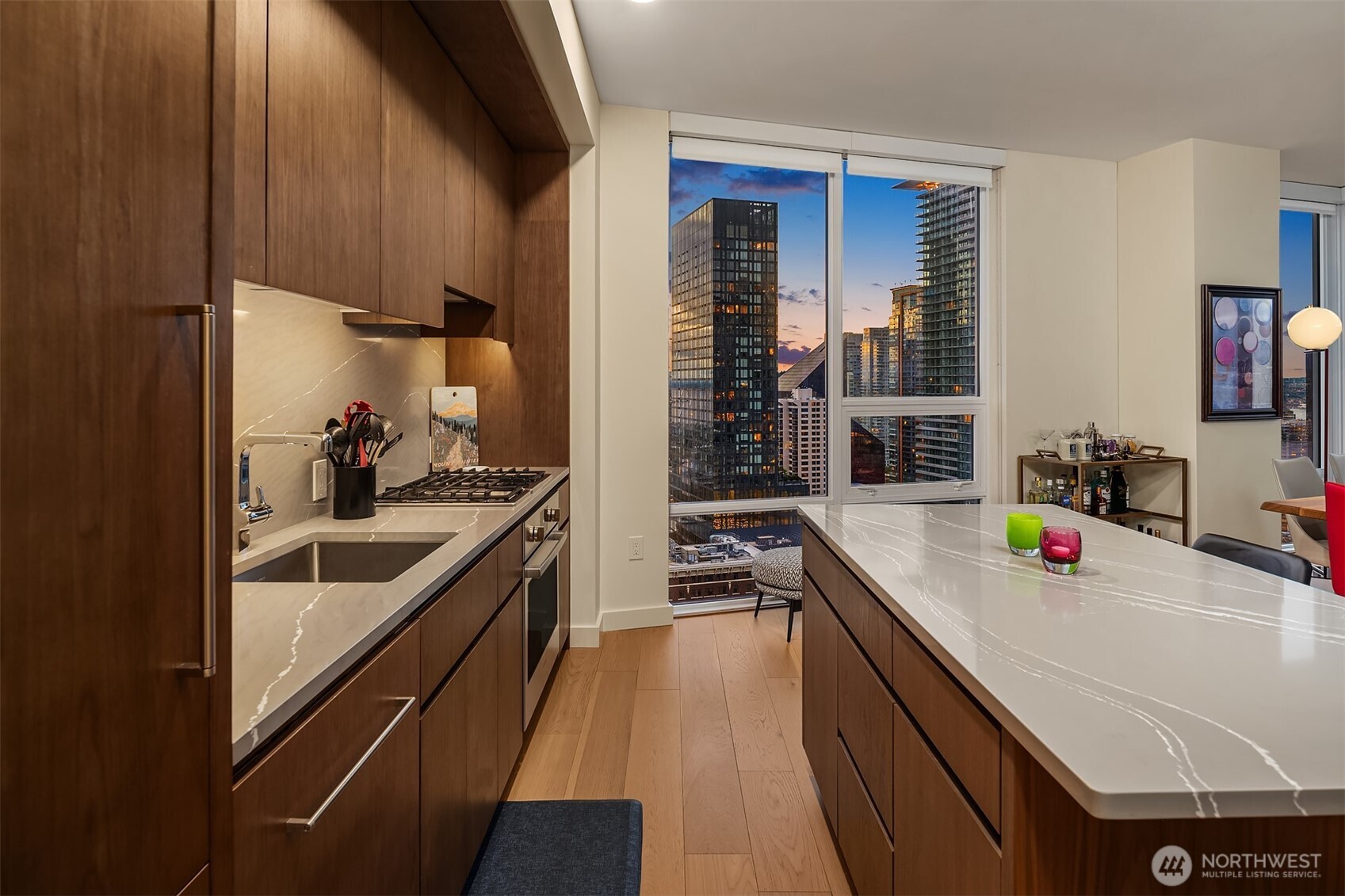 121 Stewart Street Unit: 2501