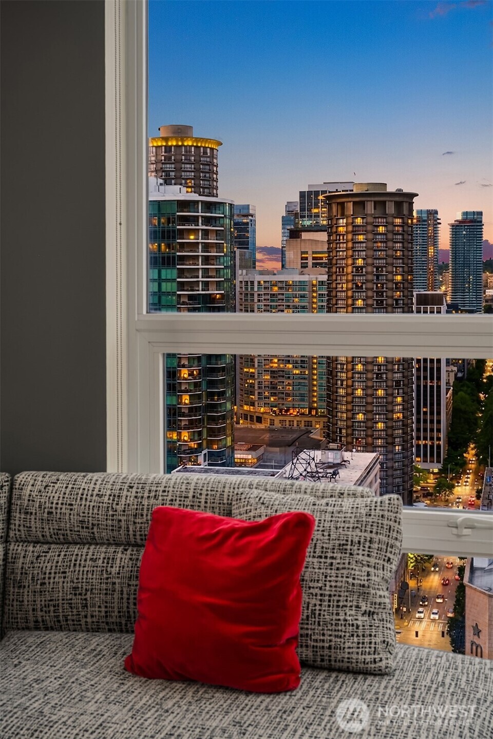 121 Stewart Street Unit: 2501