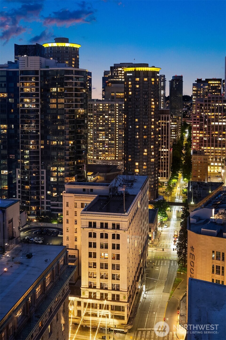 121 Stewart Street Unit: 2501