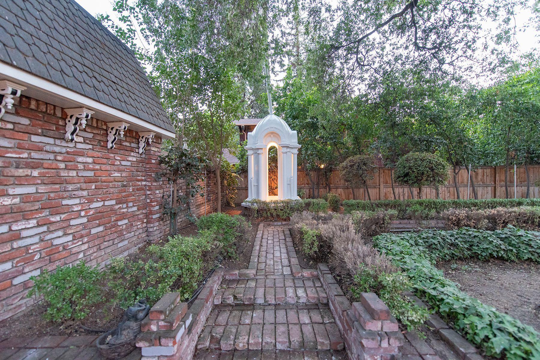 1015 S Giddings Street