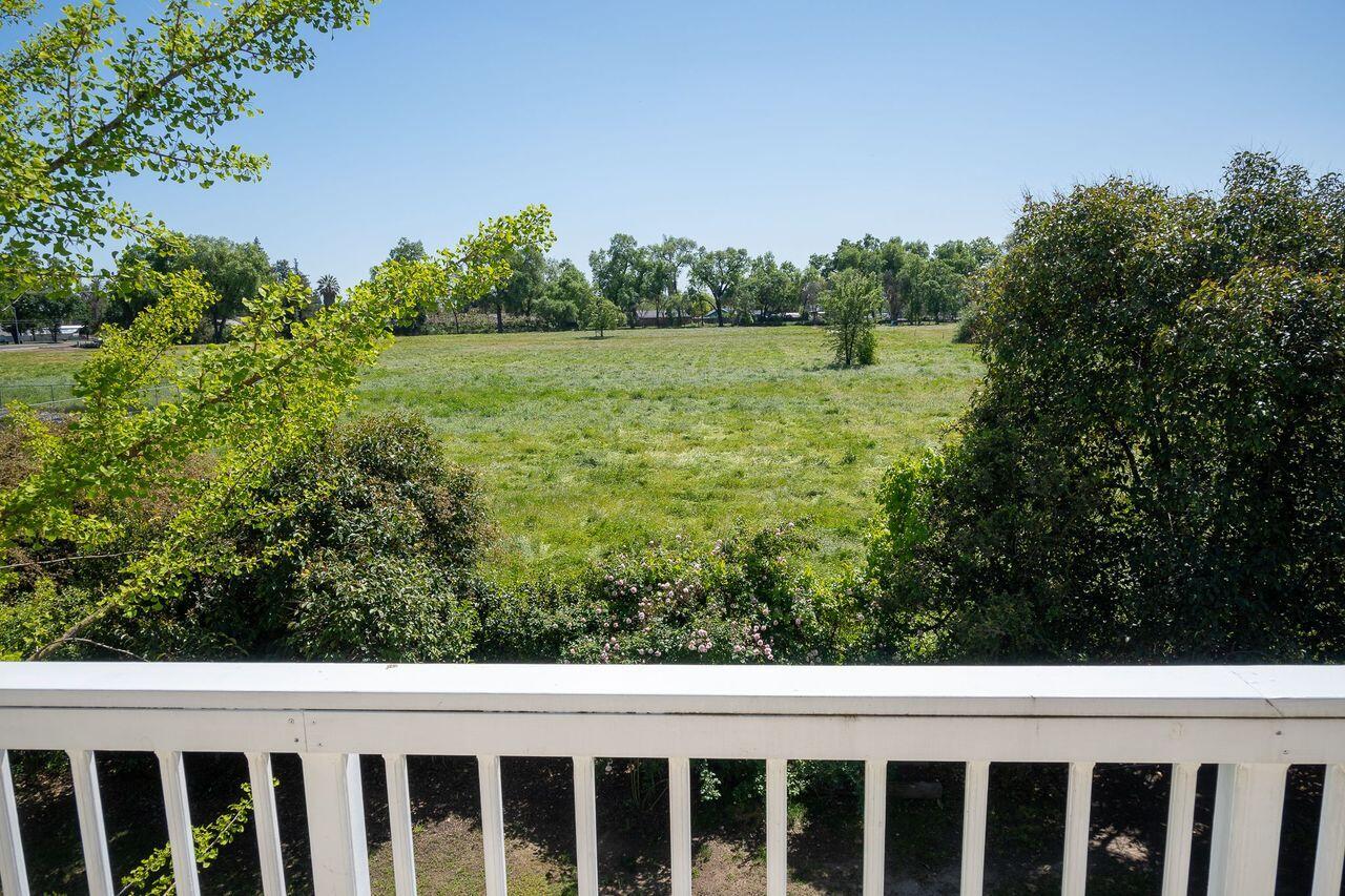 429 N Lovers Lane