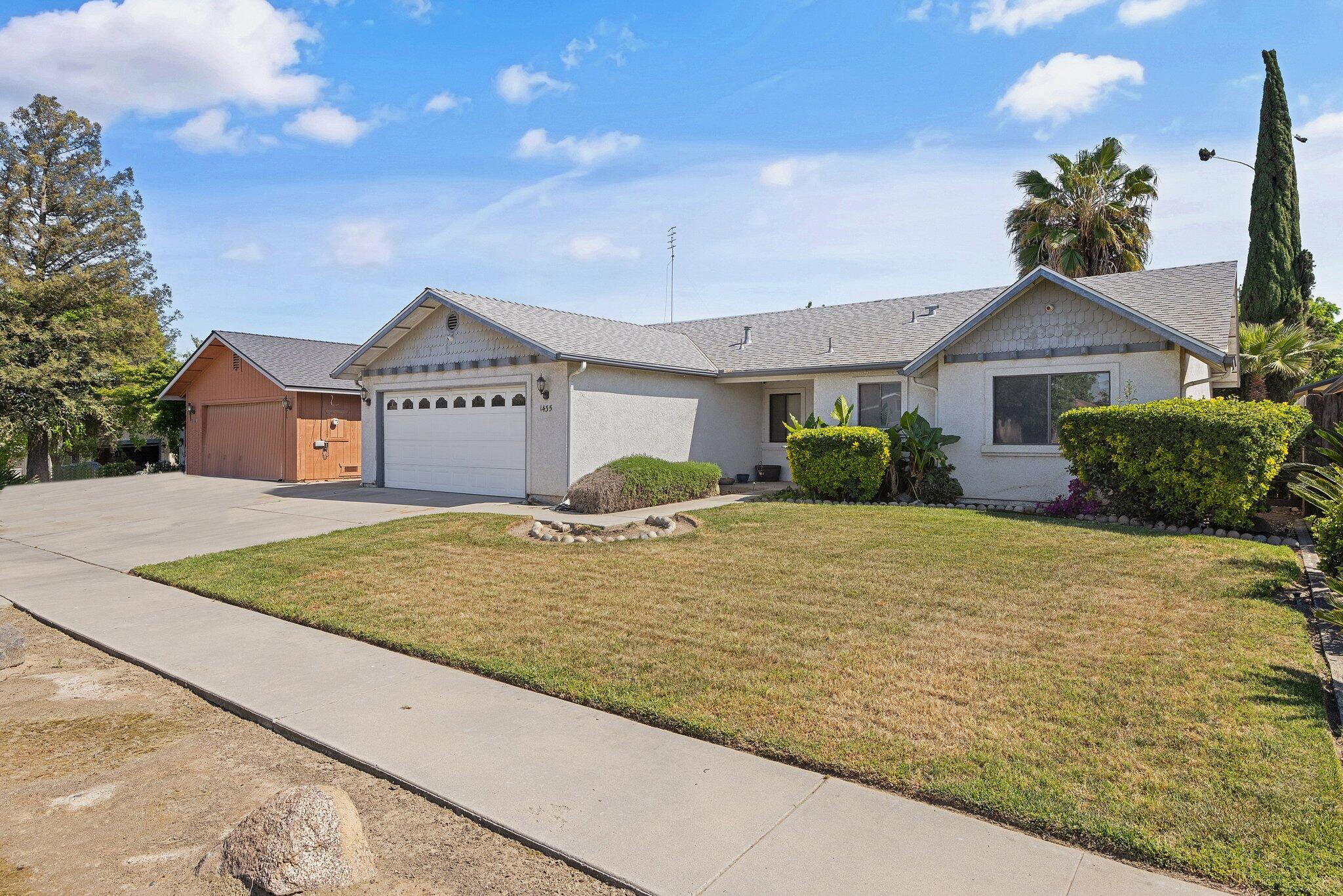 1435 E Brea Avenue