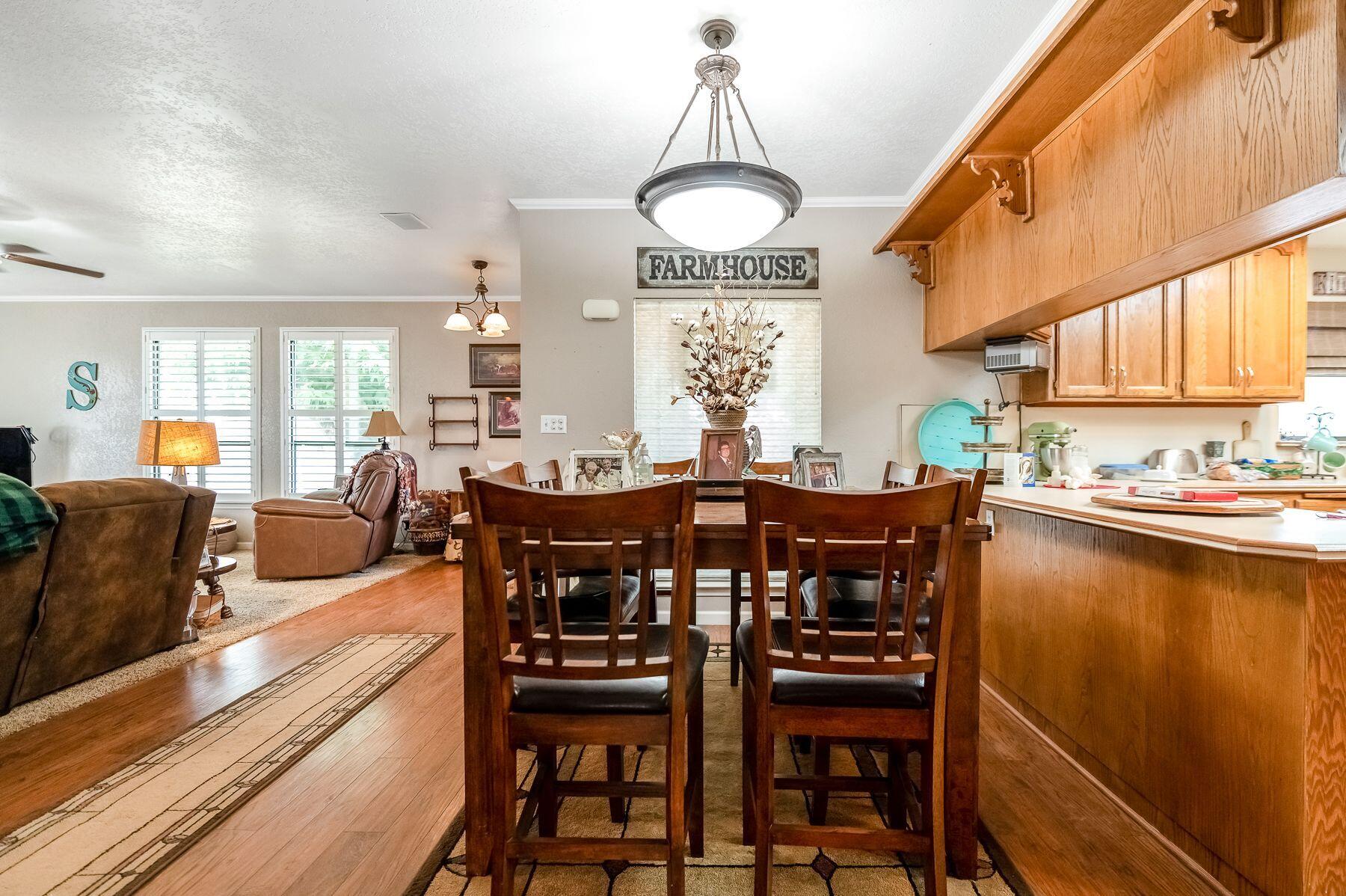 12304 Avenue 328