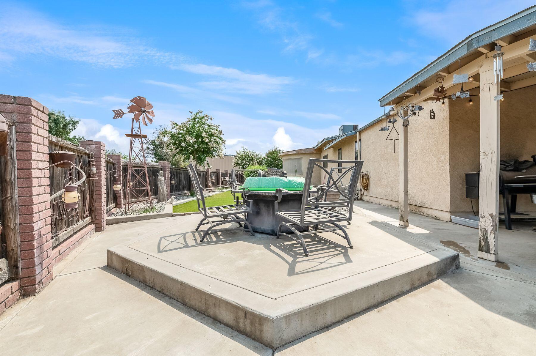 12304 Avenue 328