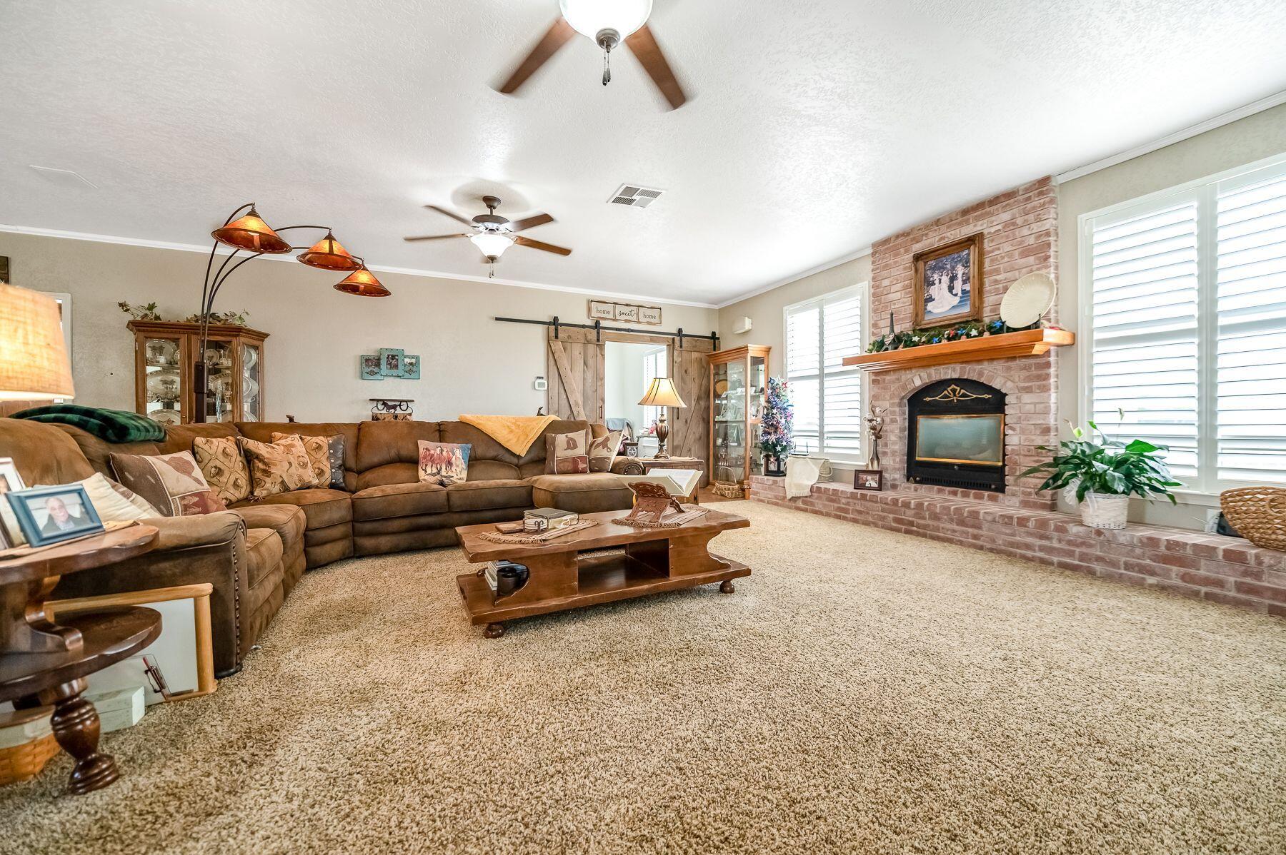 12304 Avenue 328