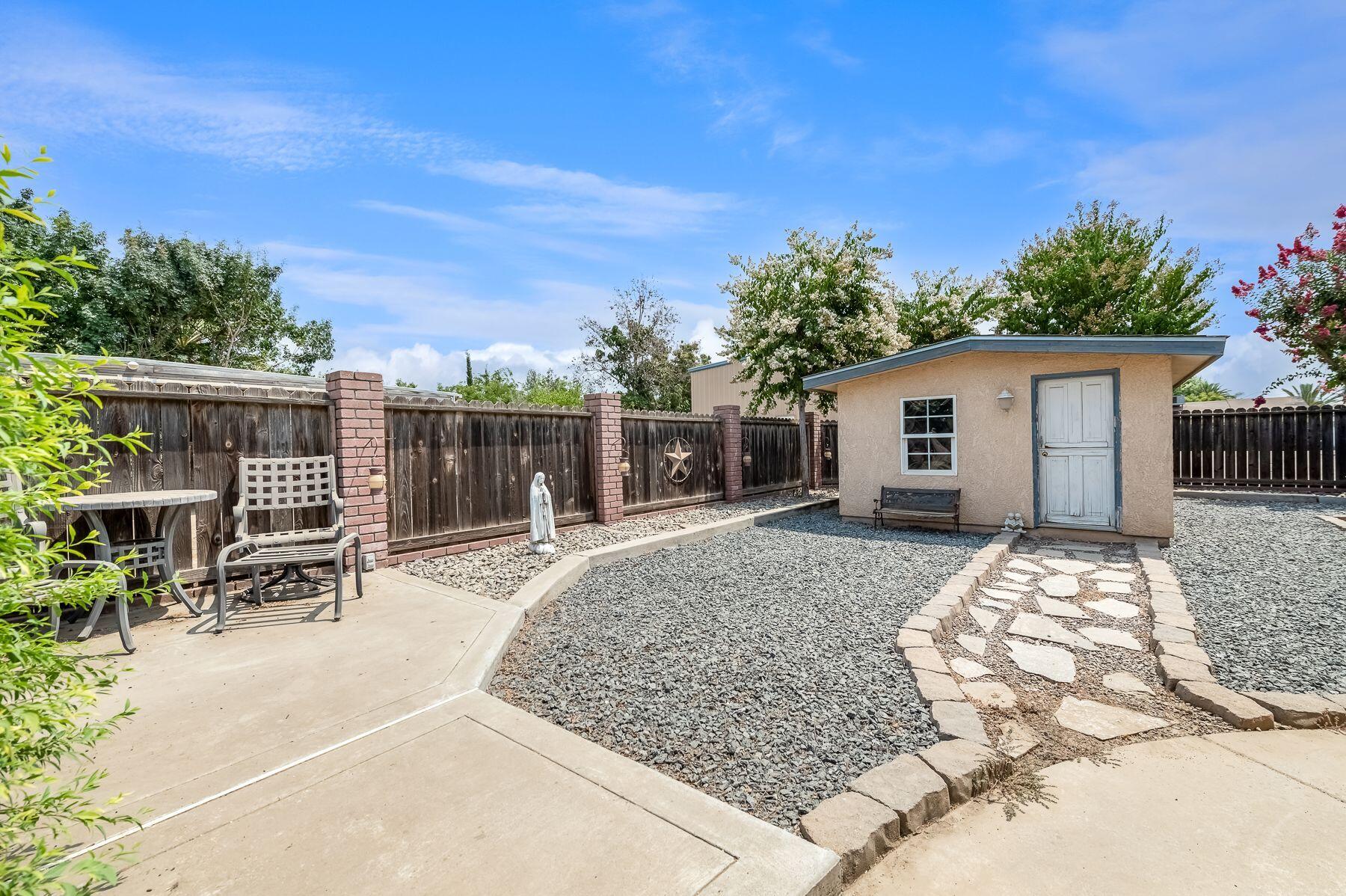 12304 Avenue 328