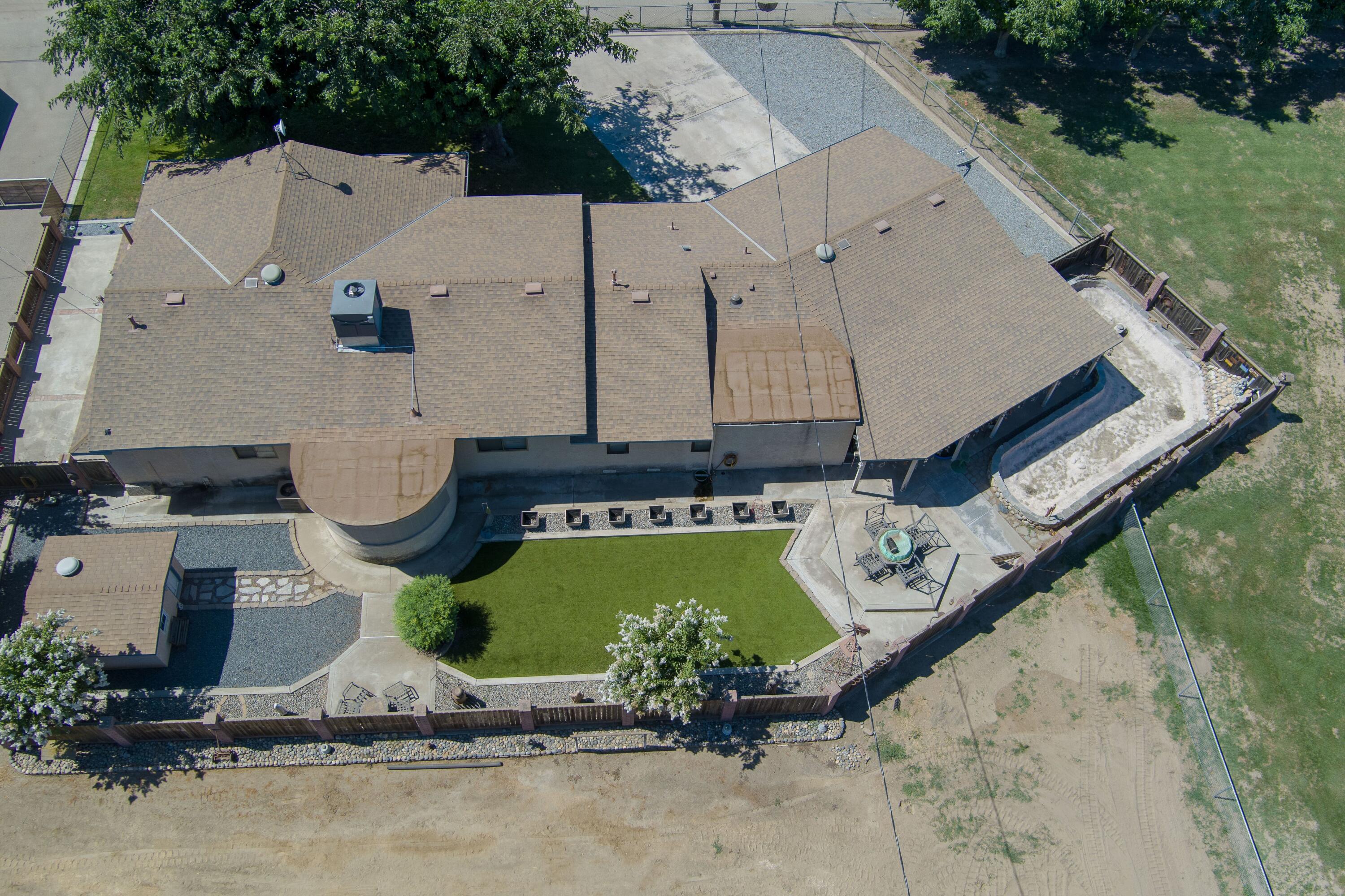 12304 Avenue 328