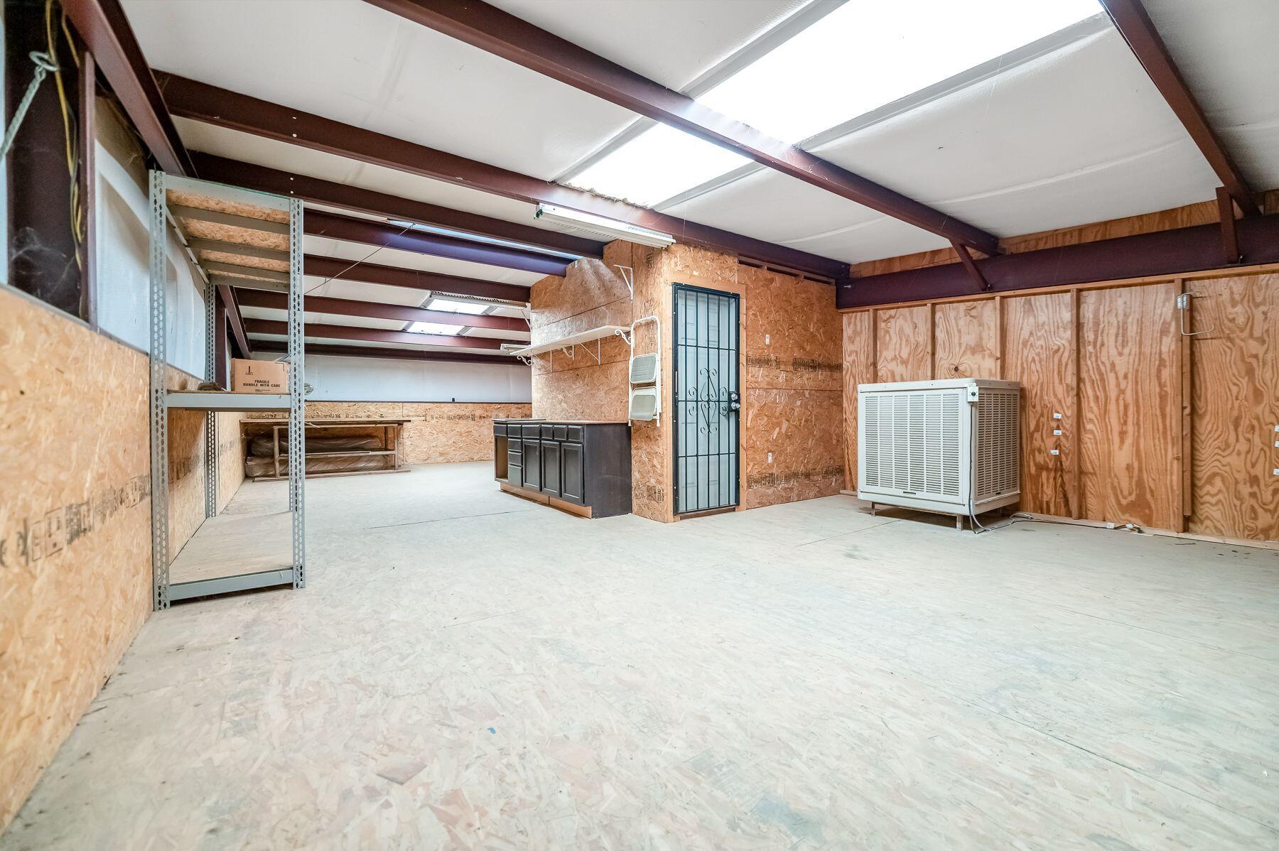 12304 Avenue 328
