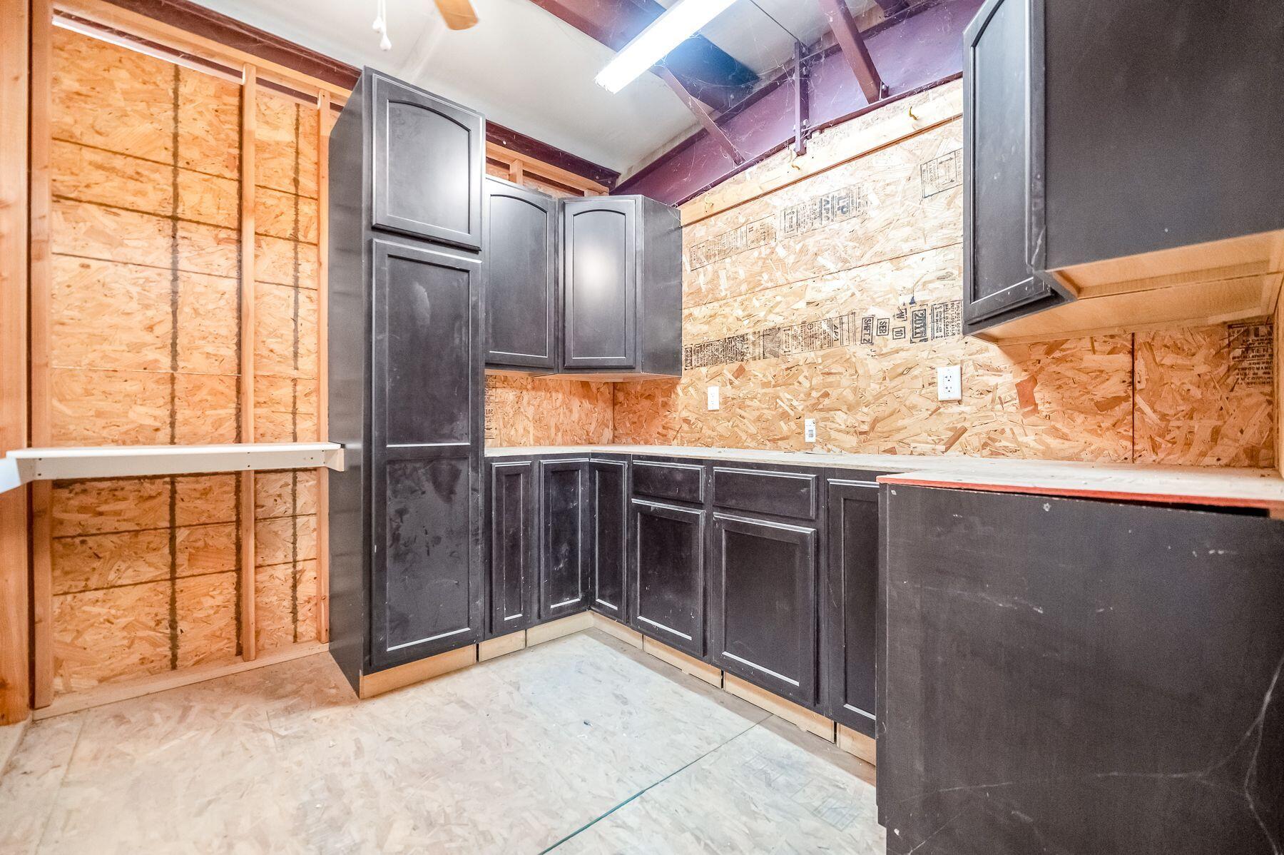 12304 Avenue 328