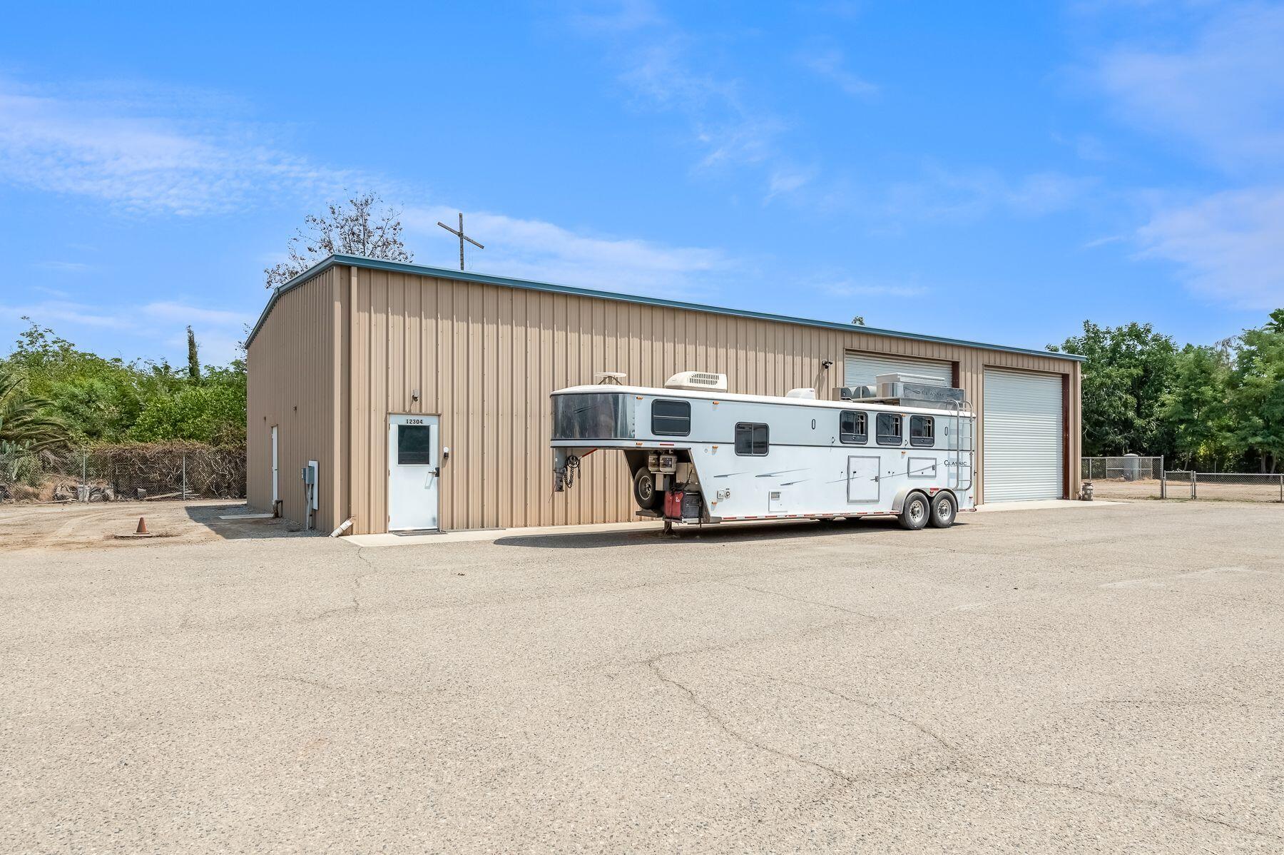 12304 Avenue 328