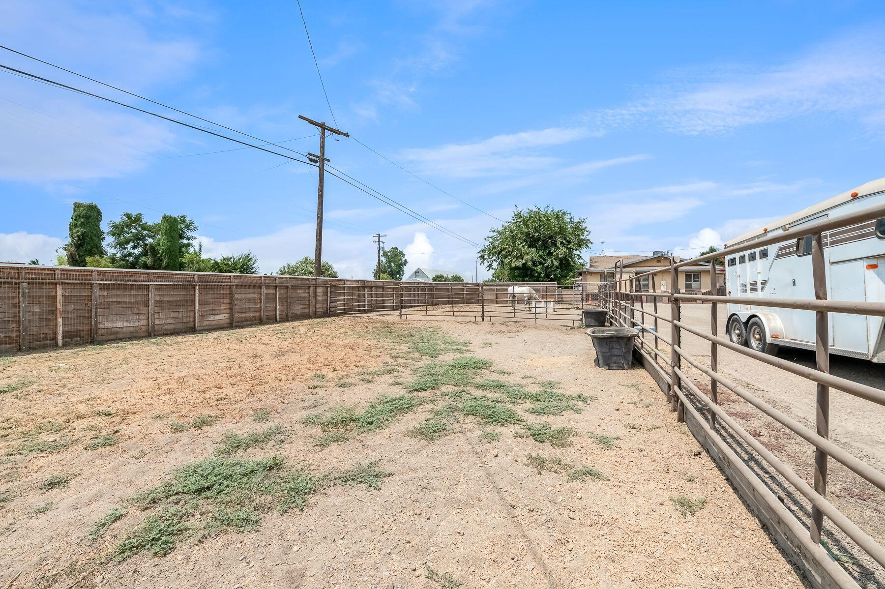 12304 Avenue 328