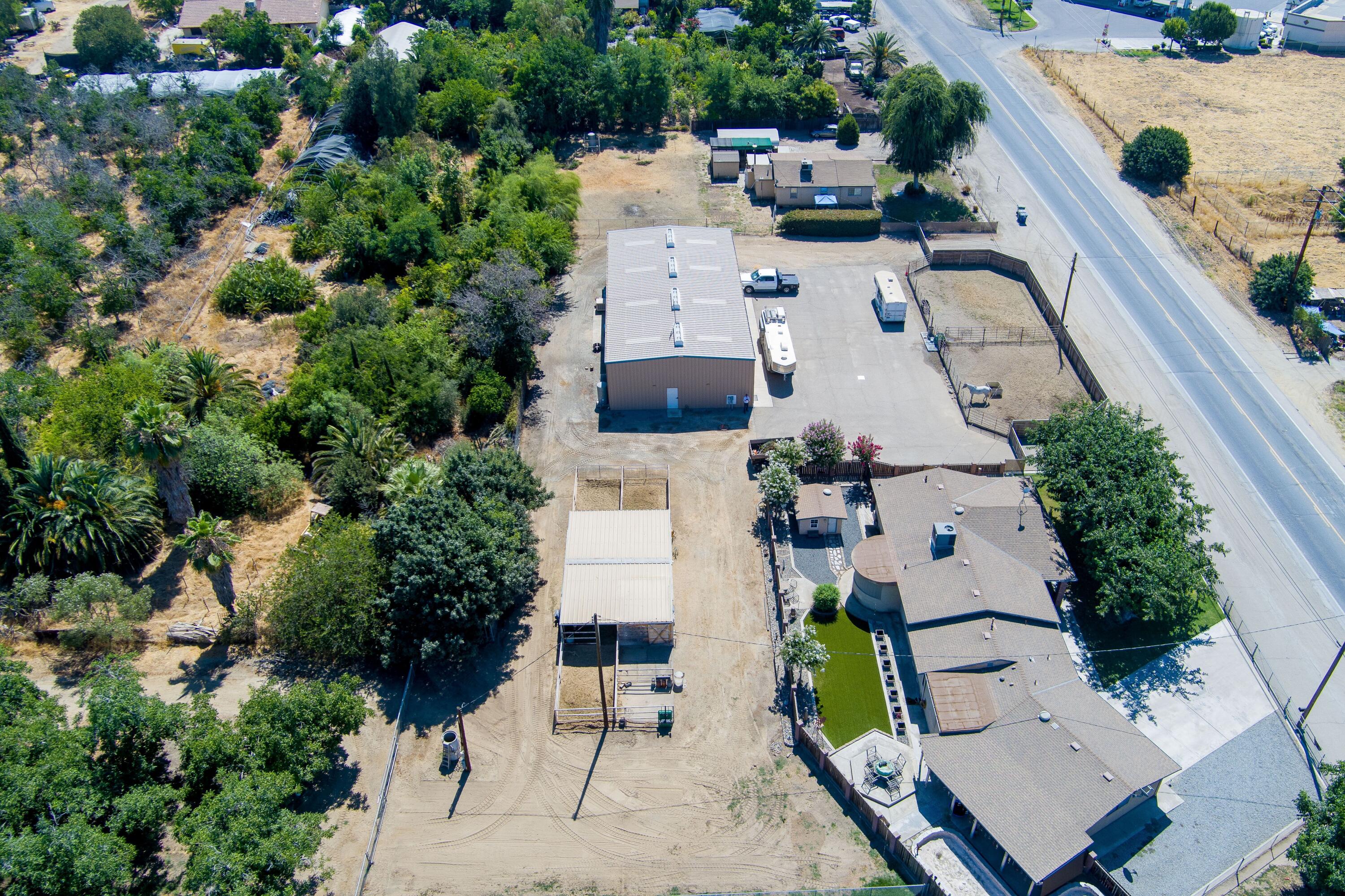 12304 Avenue 328