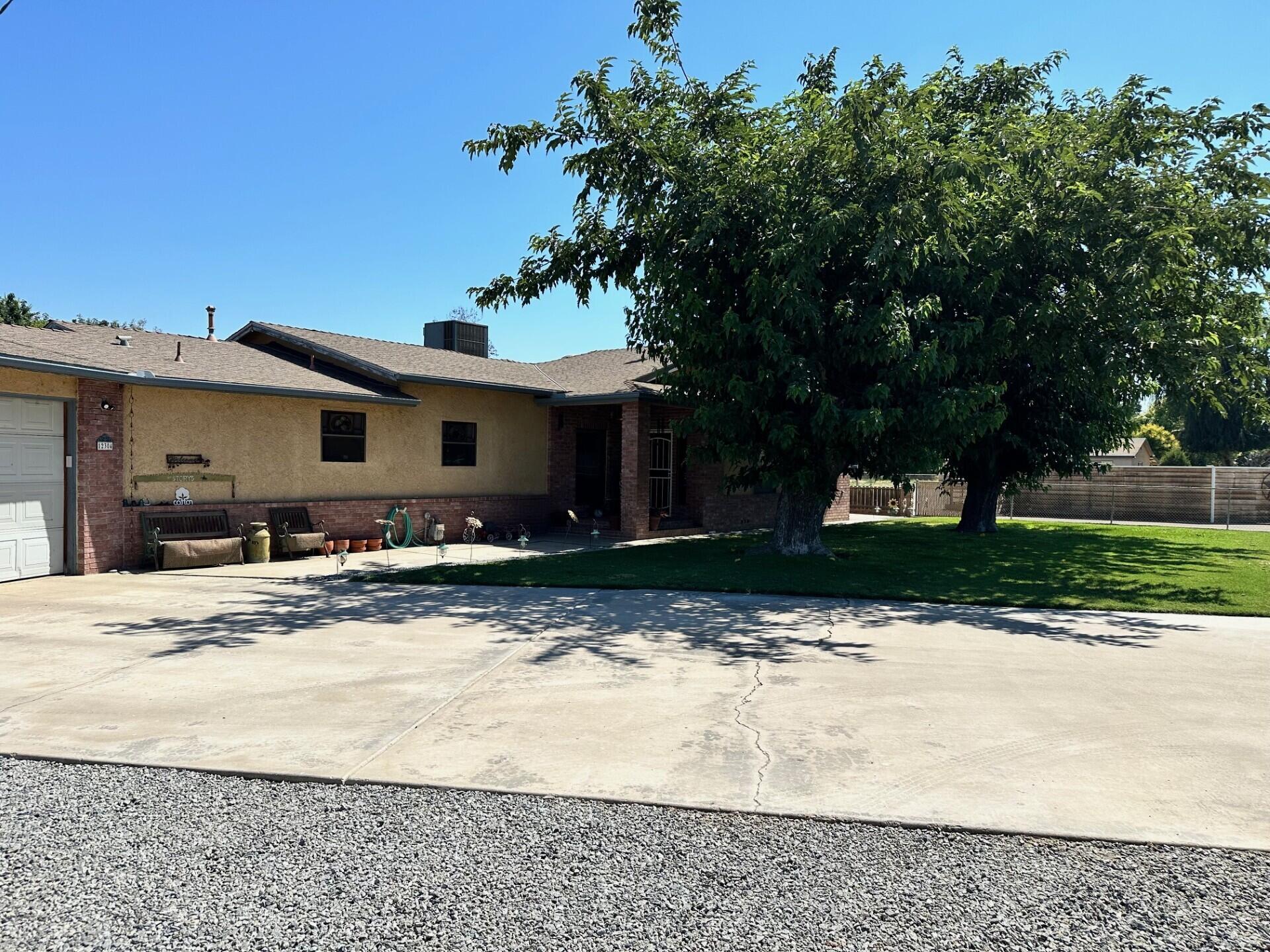 12304 Avenue 328