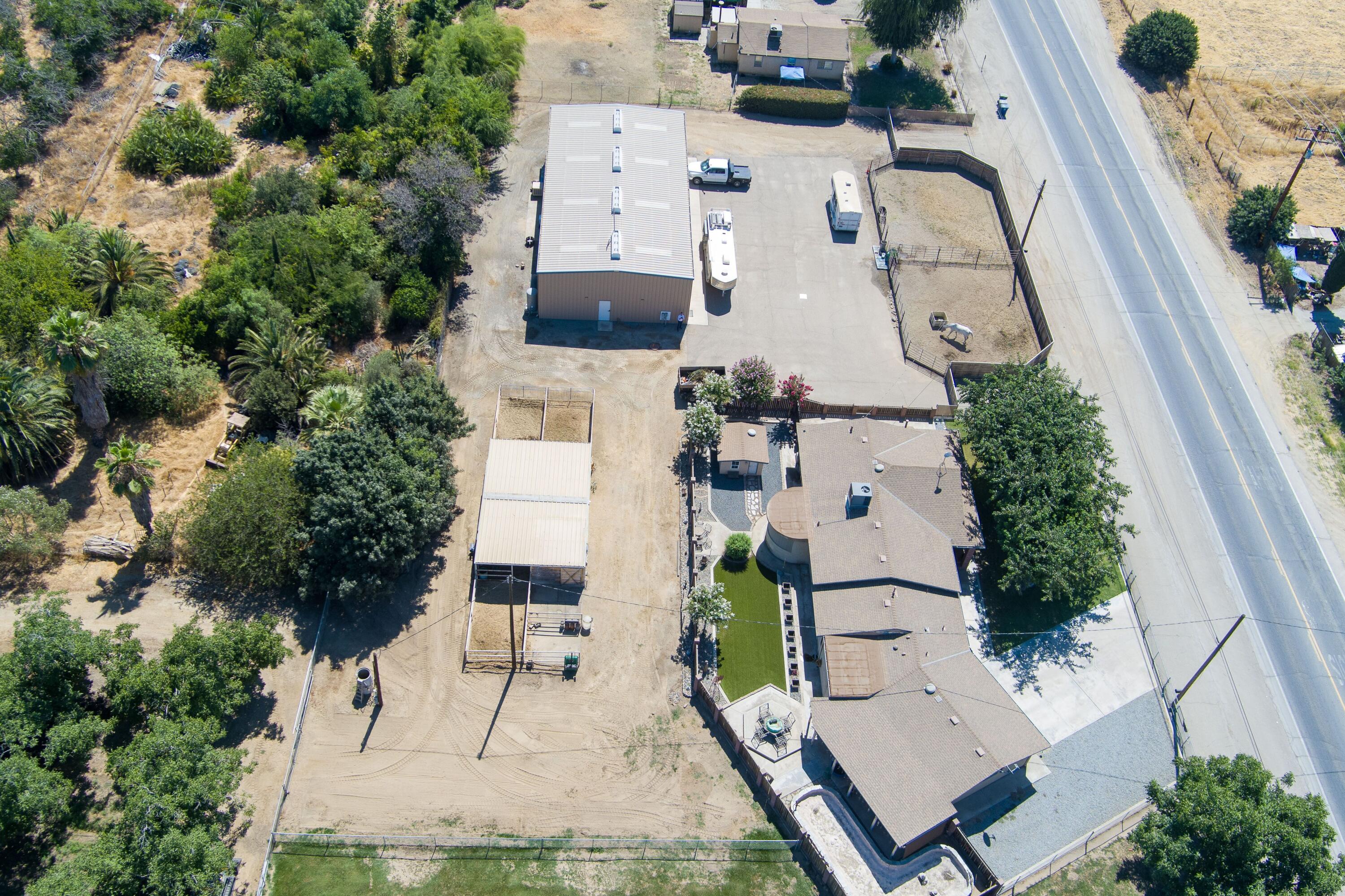 12304 Avenue 328