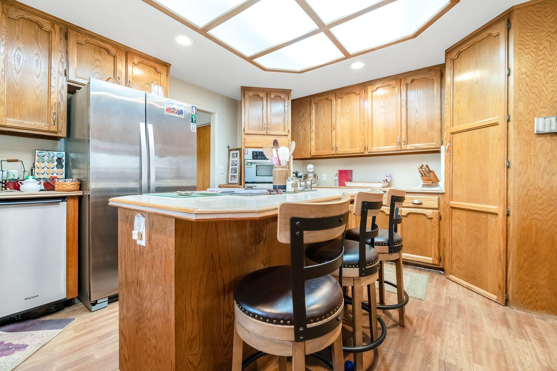 12304 Avenue 328