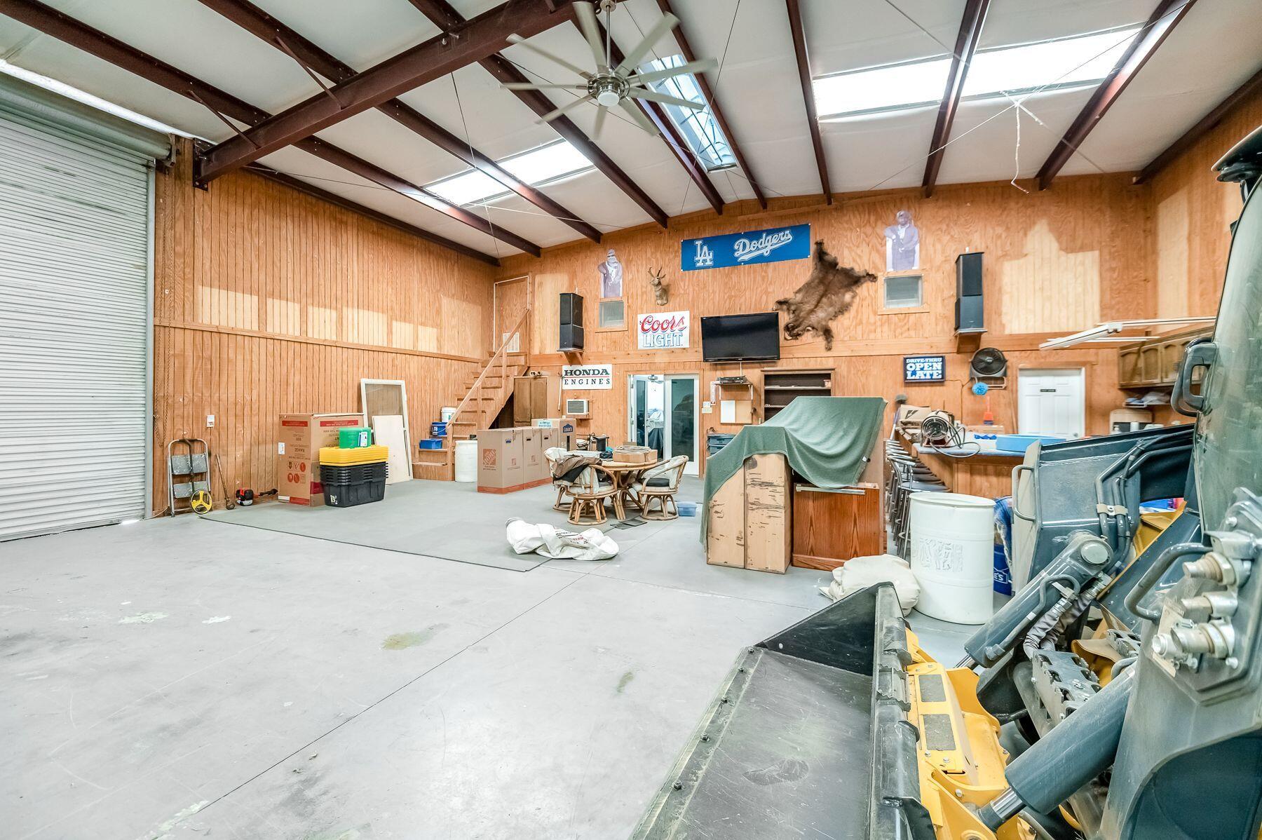 12304 Avenue 328